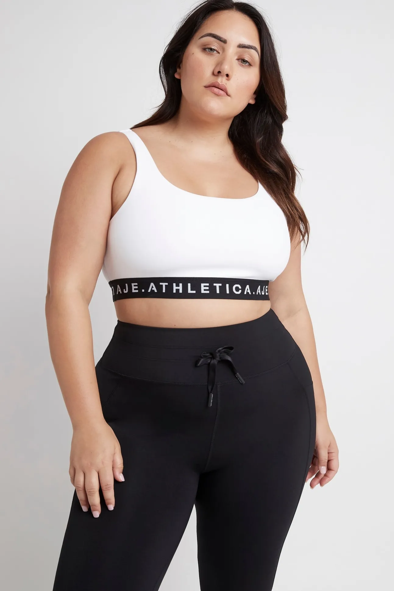 essential_logotape_sports_10.webp Essential Logotape Sports Bra 307