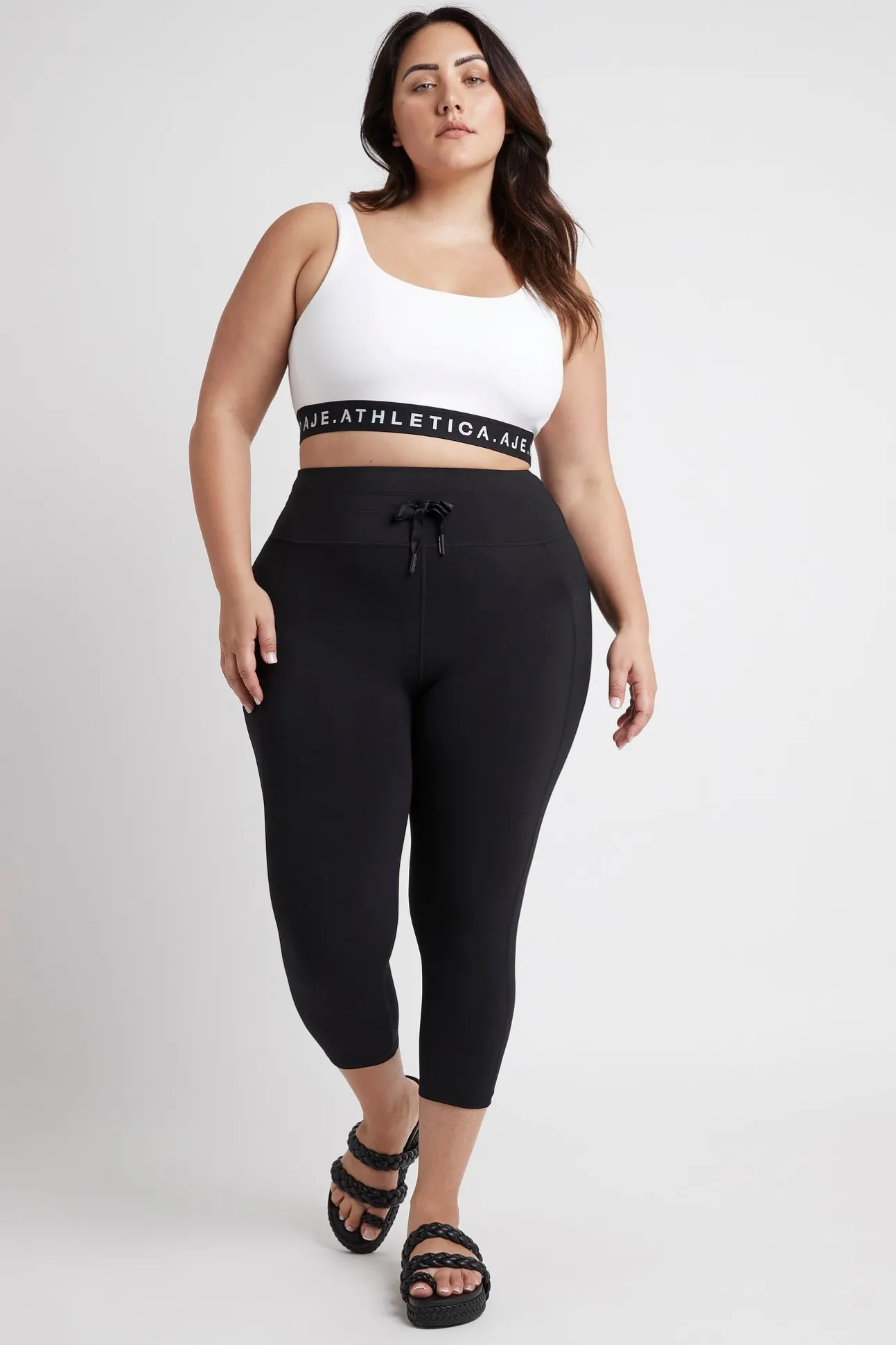 essential_logotape_sports_14.webp Essential Logotape Sports Bra 307