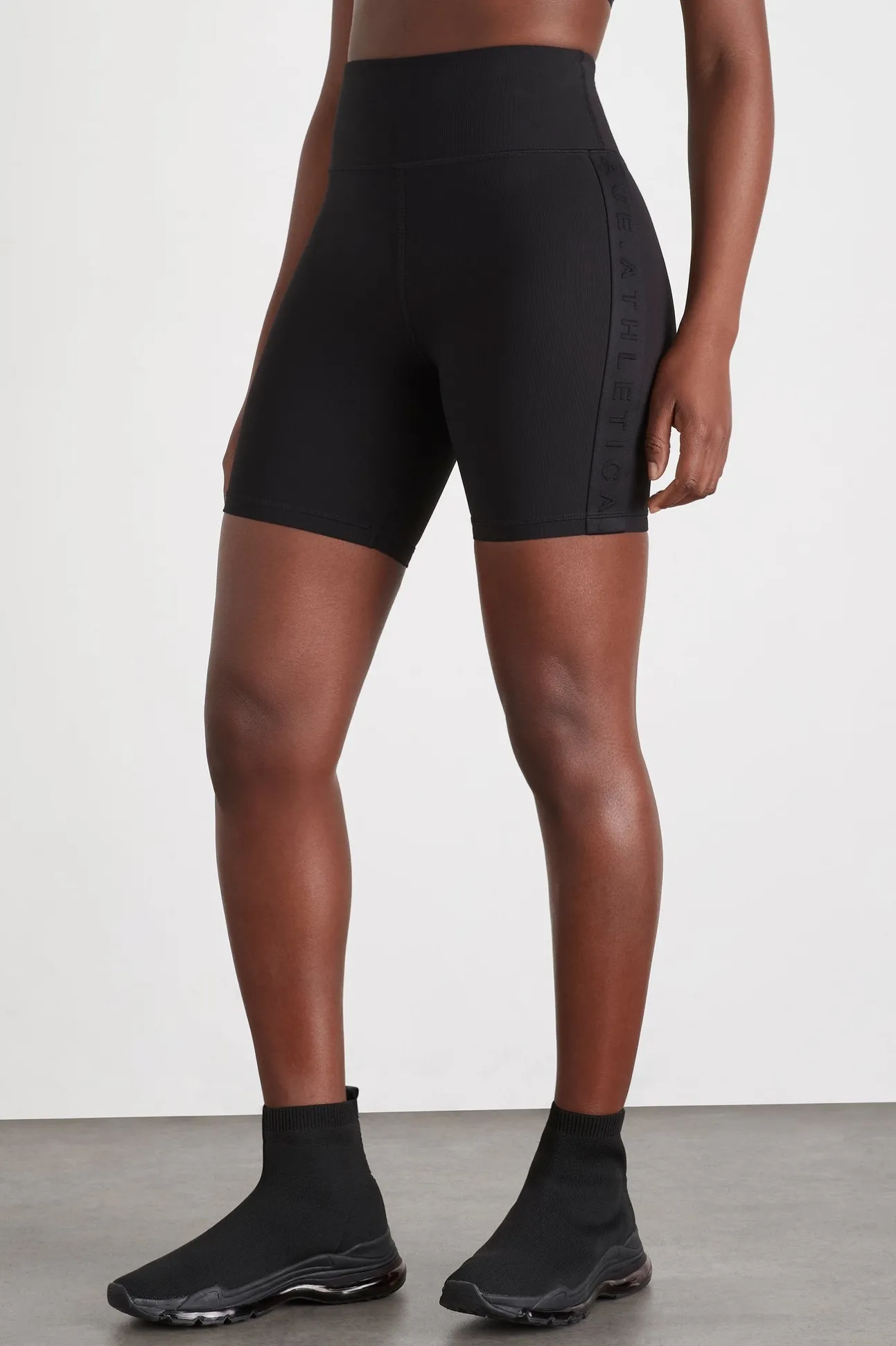 essential_mid_length_bike_2-2.webp Essential Mid Length Bike Shorts 601