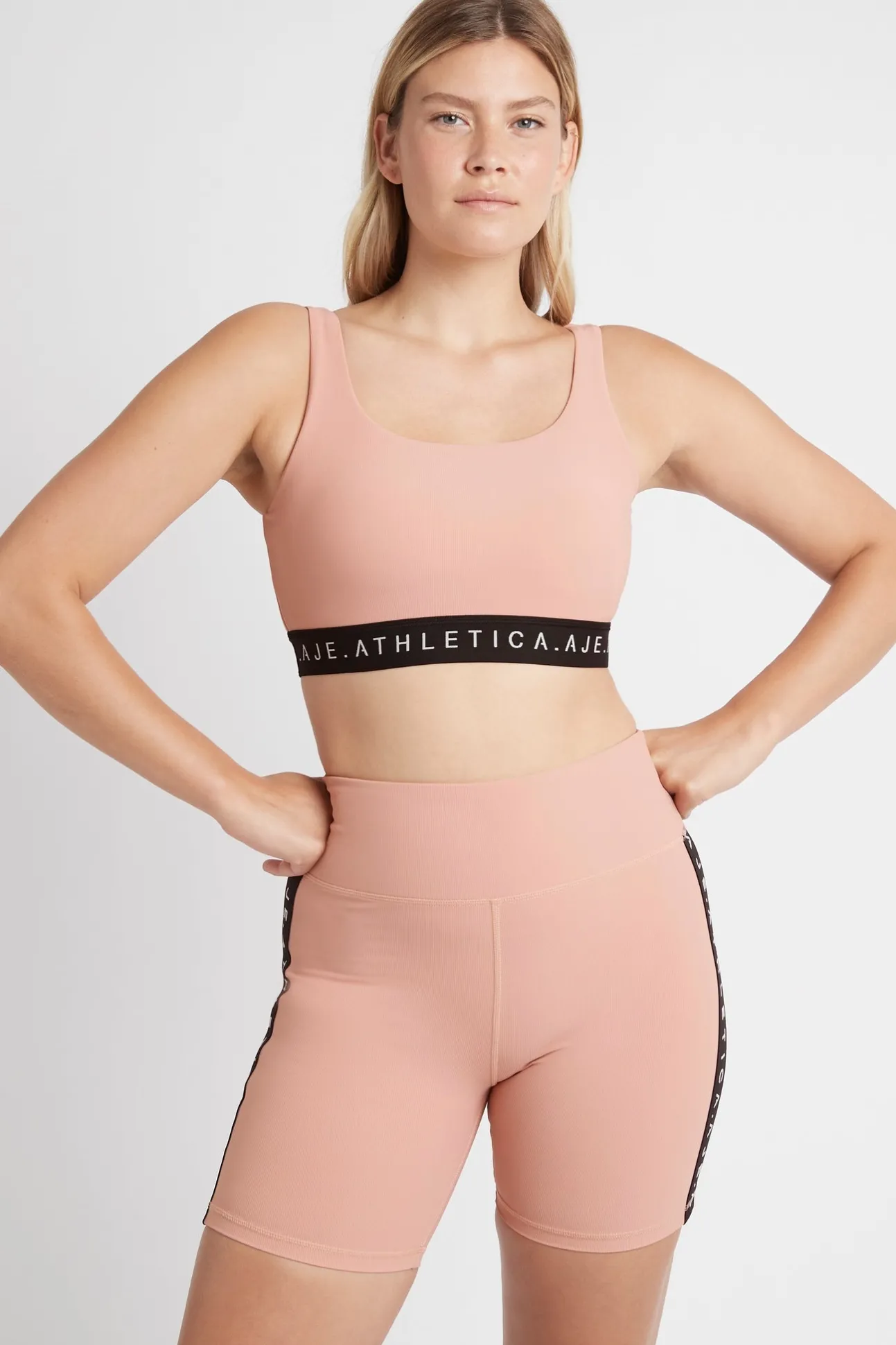 essential_sports_bra__6-3.webp Essential Sports Bra 302