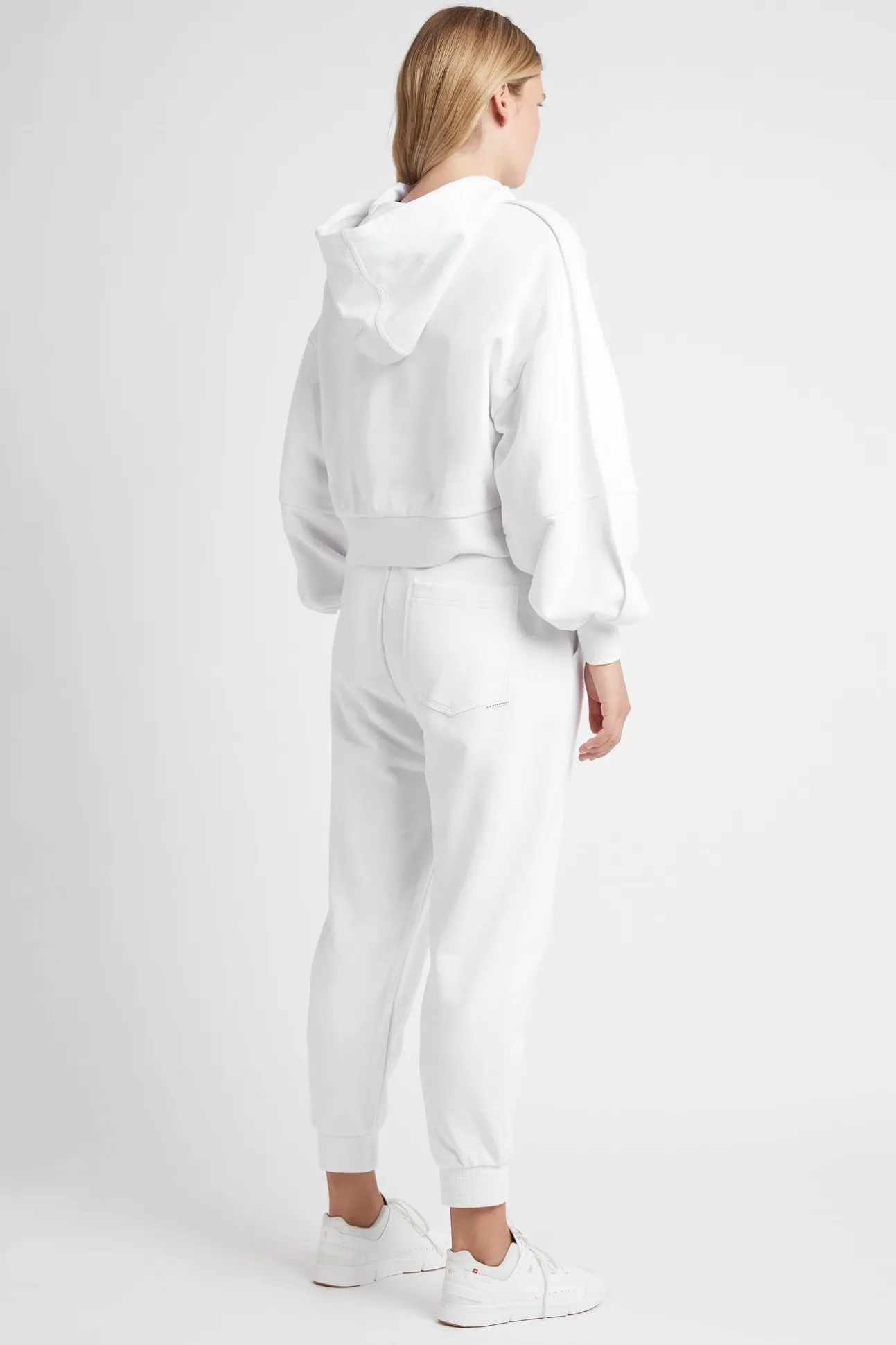 essential_trackpants__8.webp Essential Trackpants 501