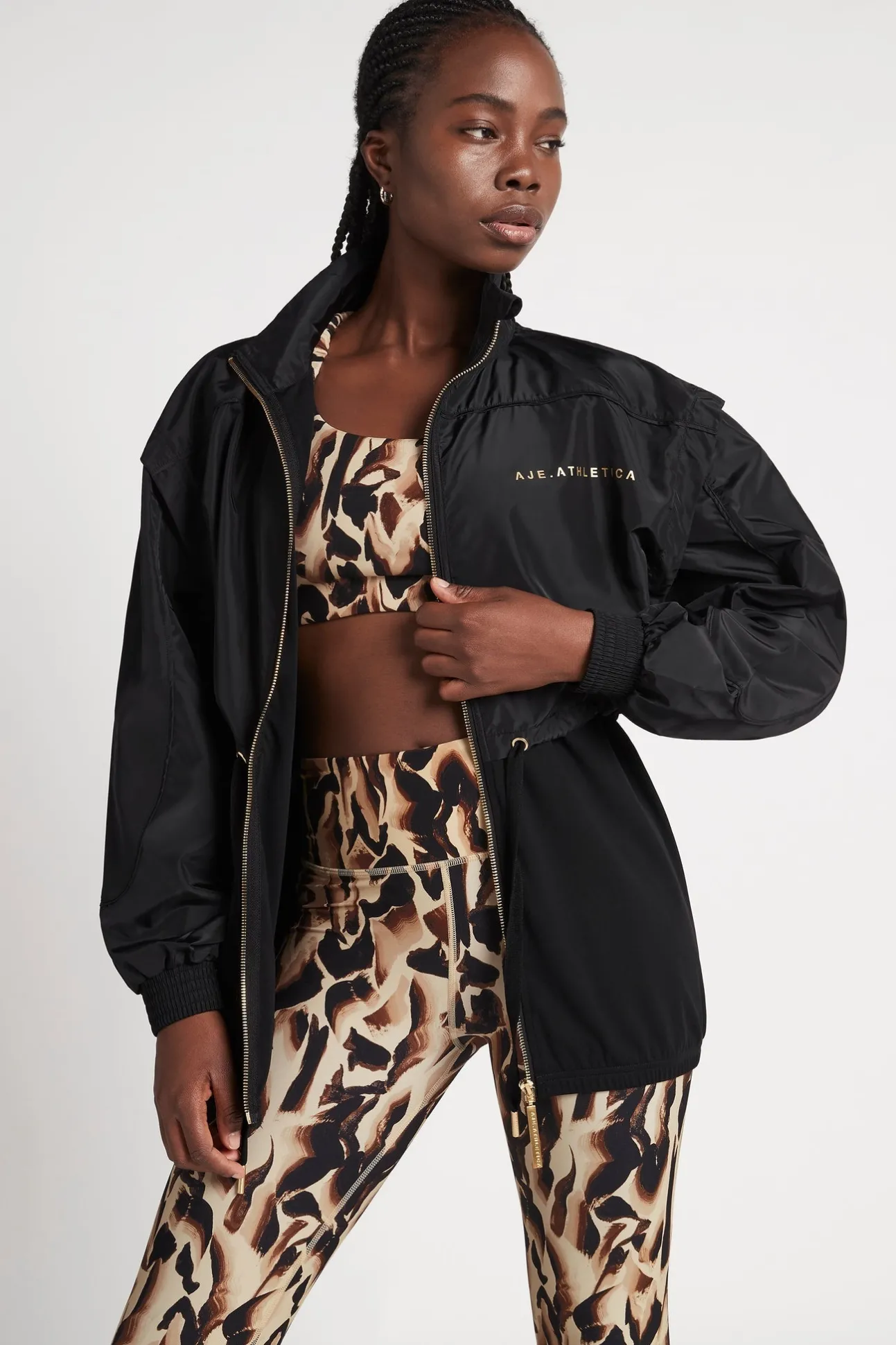 essential_windbreaker_jac_0.webp Essential Windbreaker Jacket 718