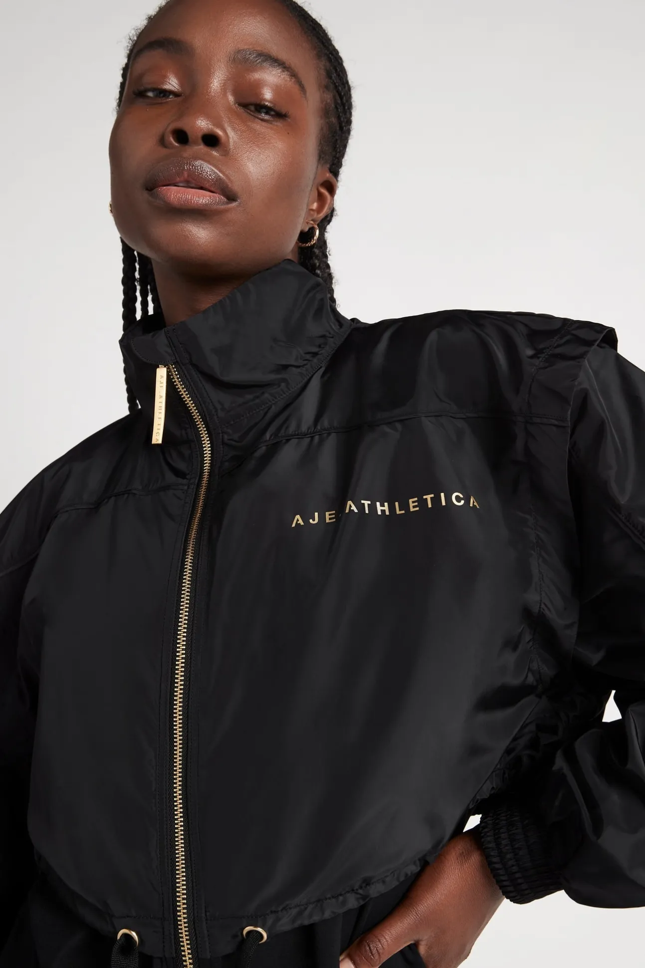 essential_windbreaker_jac_3.webp Essential Windbreaker Jacket 718