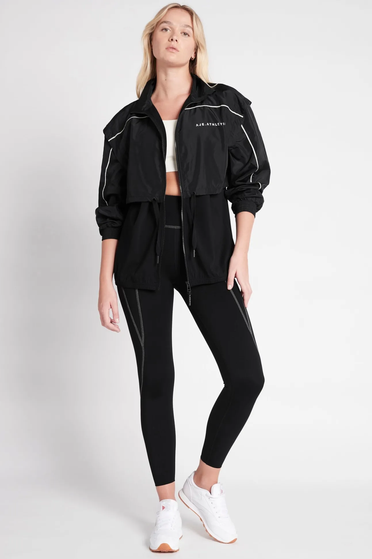 essential_windbreaker_jac_5-1.webp Essential Windbreaker Jacket 718