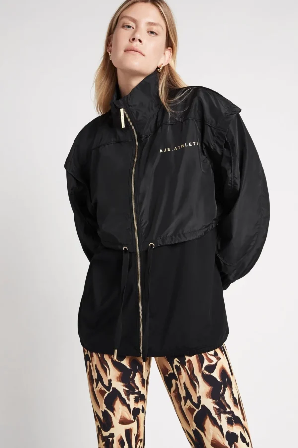 Essential Windbreaker Jacket 718
