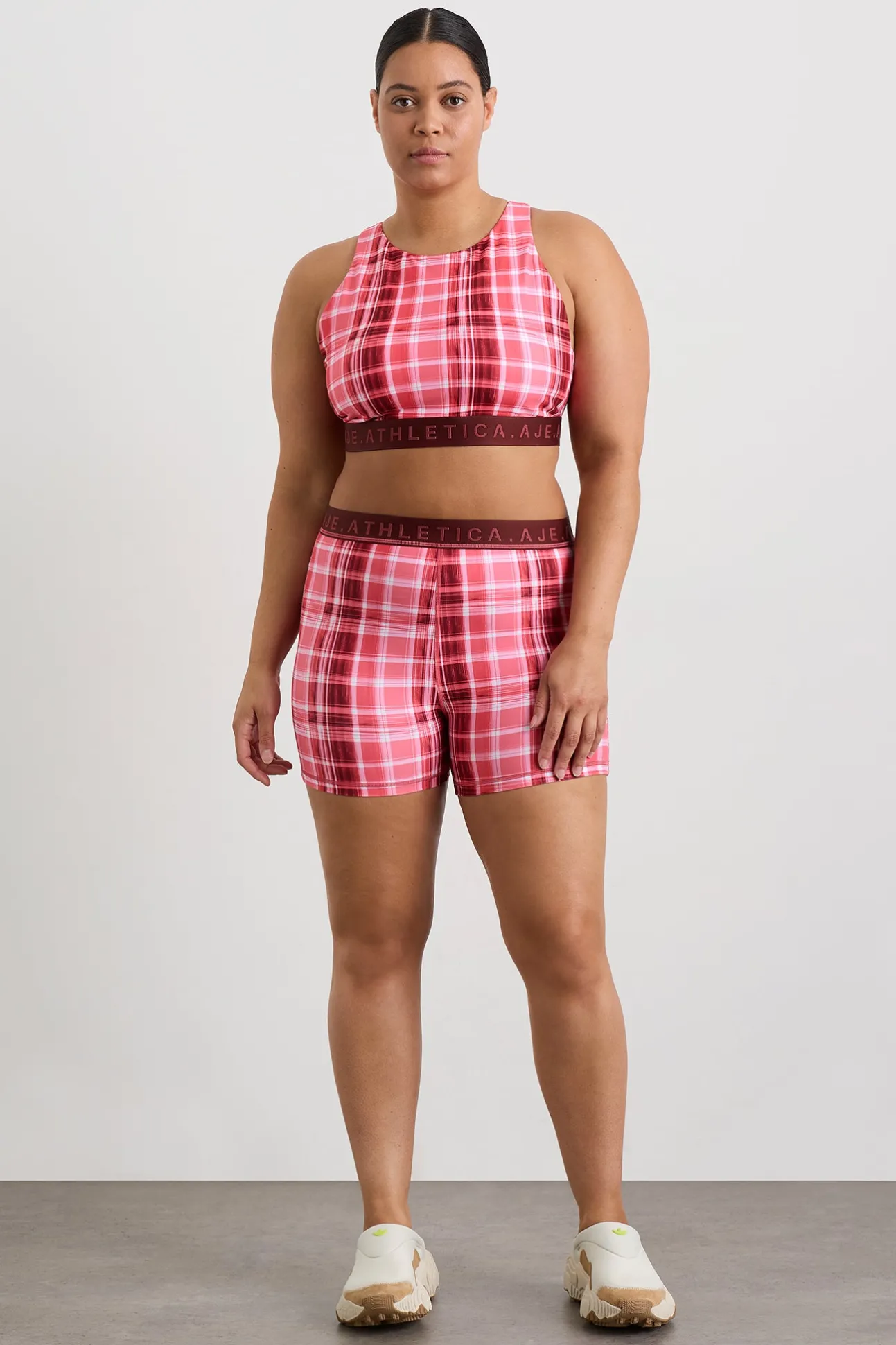 high_neck_sports_bra__12-1.webp High Neck Sports Bra 374