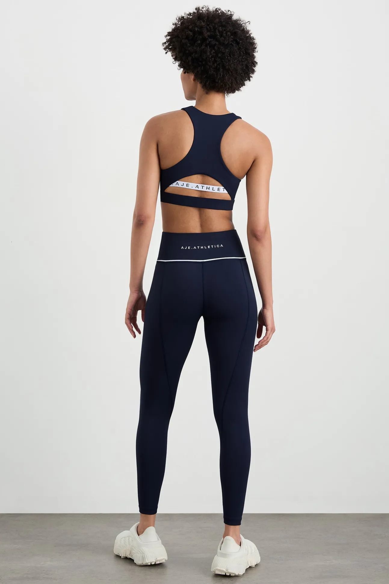 high_neck_sports_bra__4.webp High Neck Sports Bra 374