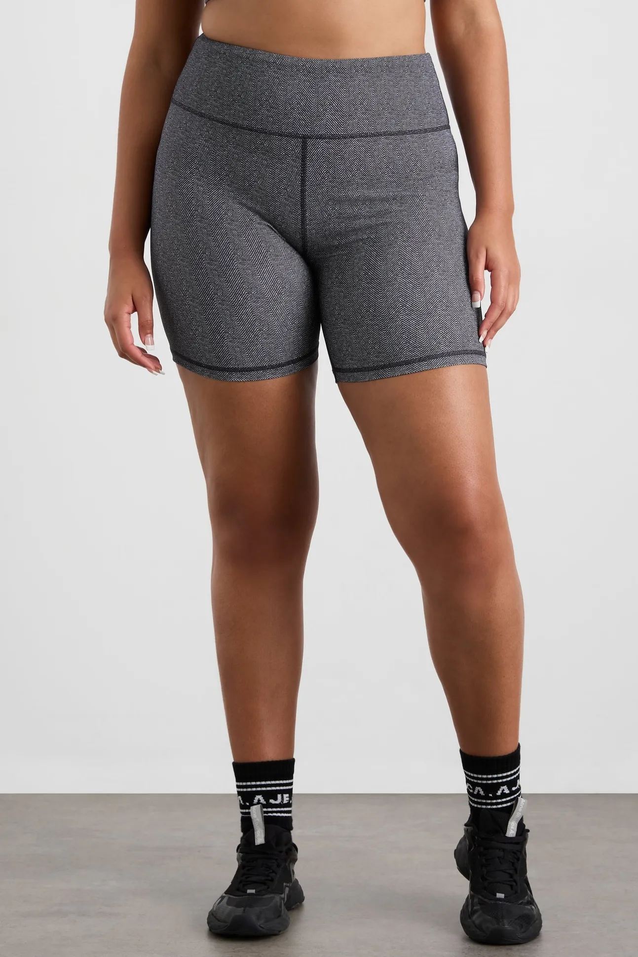 high_rise_bike_shorts__10.webp High Rise Bike Shorts 607