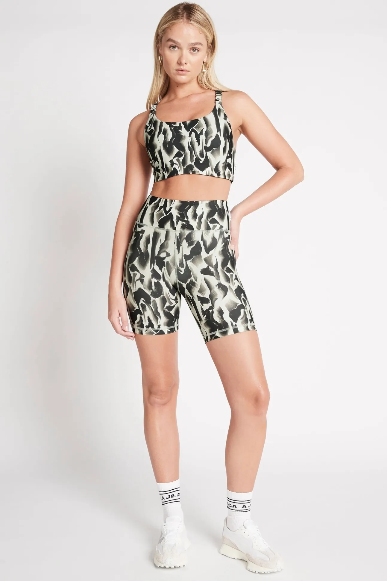 high_rise_bike_shorts__5-2.webp High Rise Bike Shorts 607