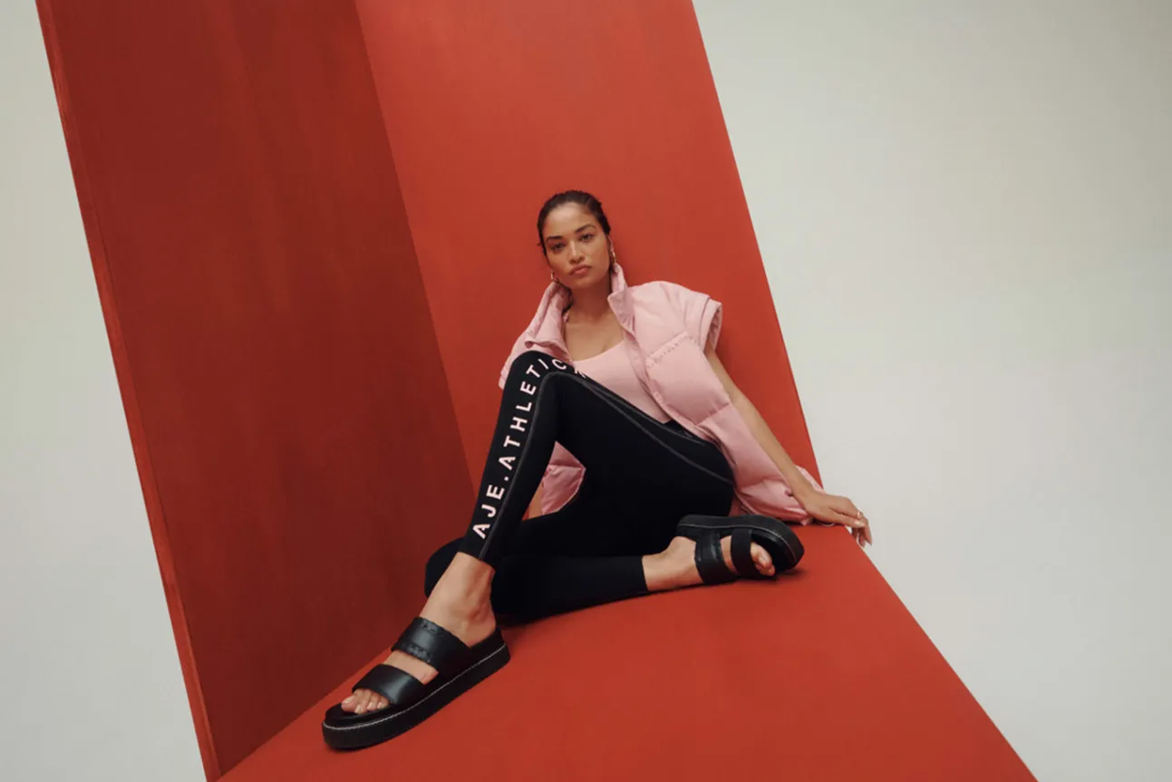 high_rise_contrast_stitch_12.webp High Rise Contrast Stitch Logo Full Length Legging 203