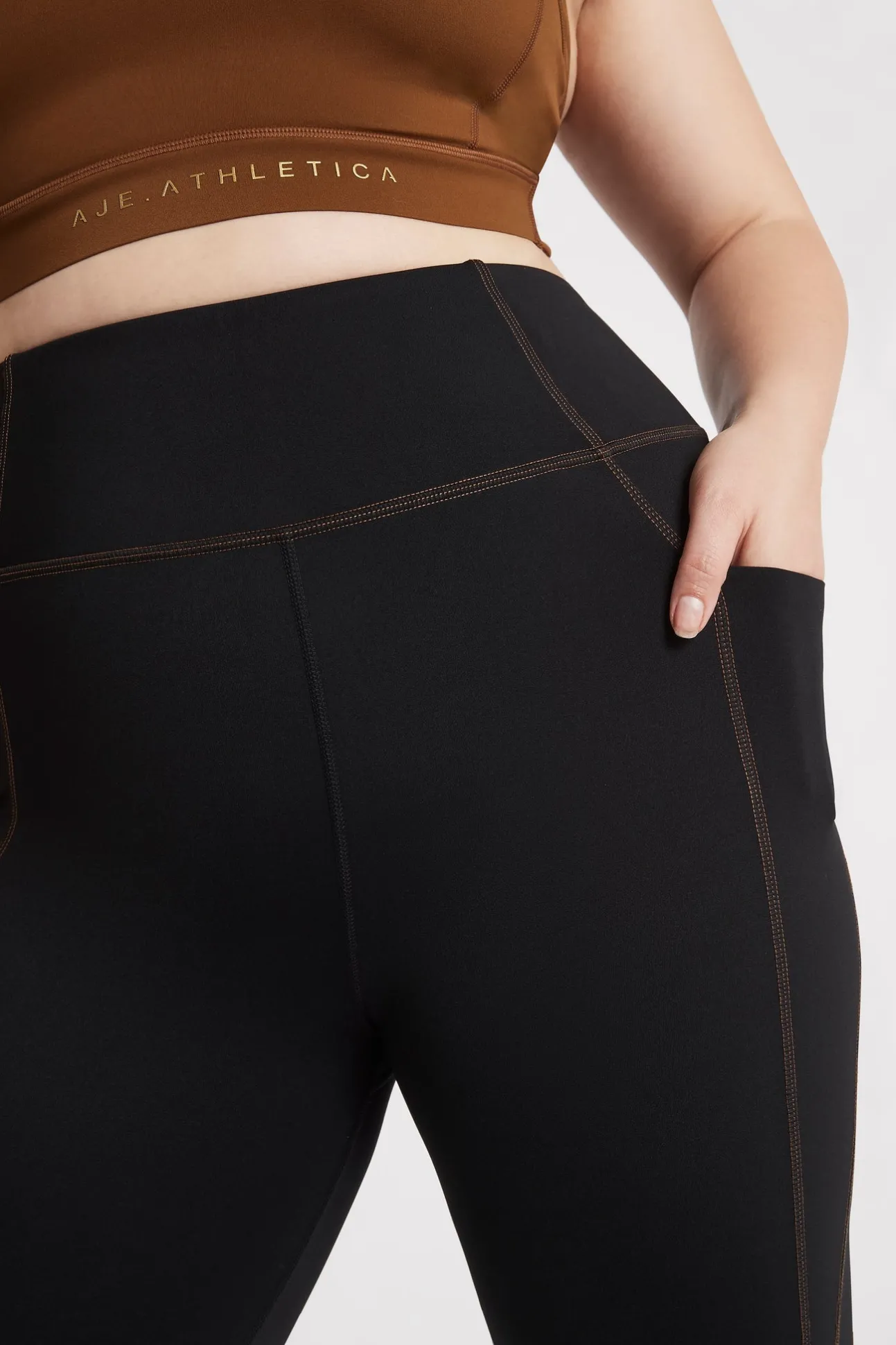 high_rise_full_length_leg_11-2.webp High Rise Full Length Legging 208