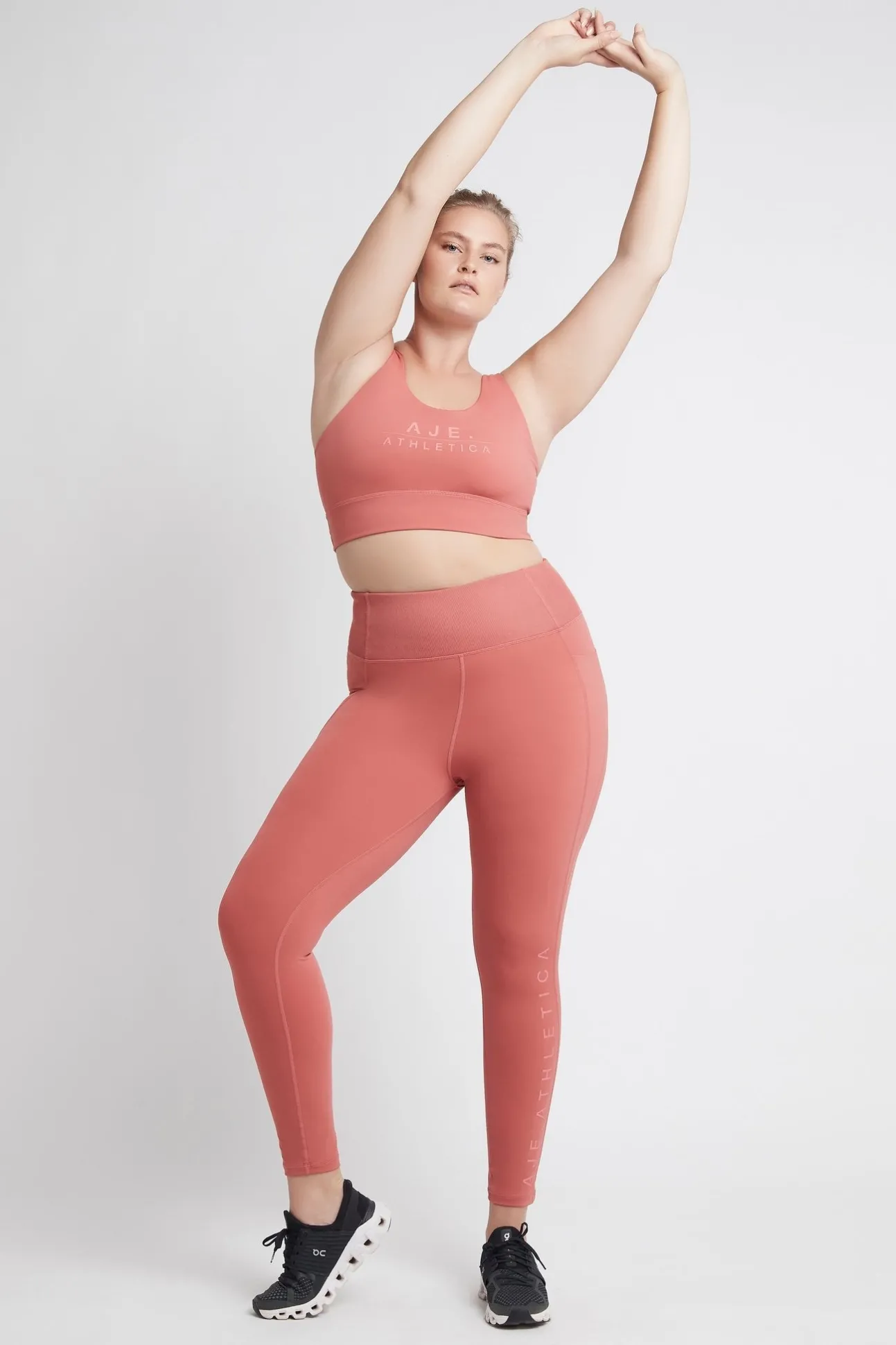 high_rise_full_length_leg_11-3.webp High Rise Full Length Legging 005
