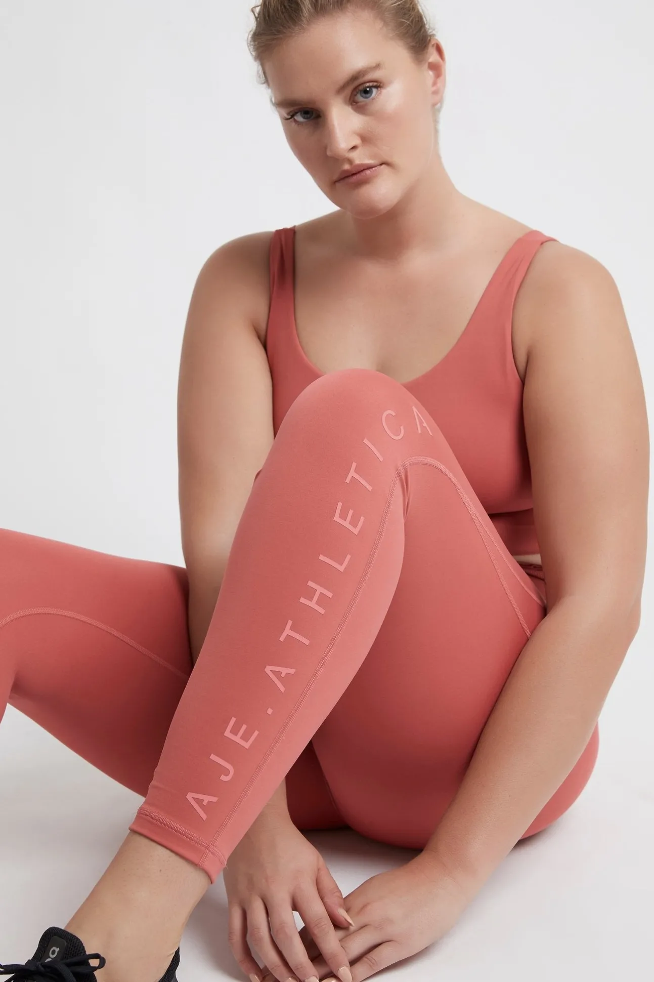 high_rise_full_length_leg_12-2.webp High Rise Full Length Legging 005