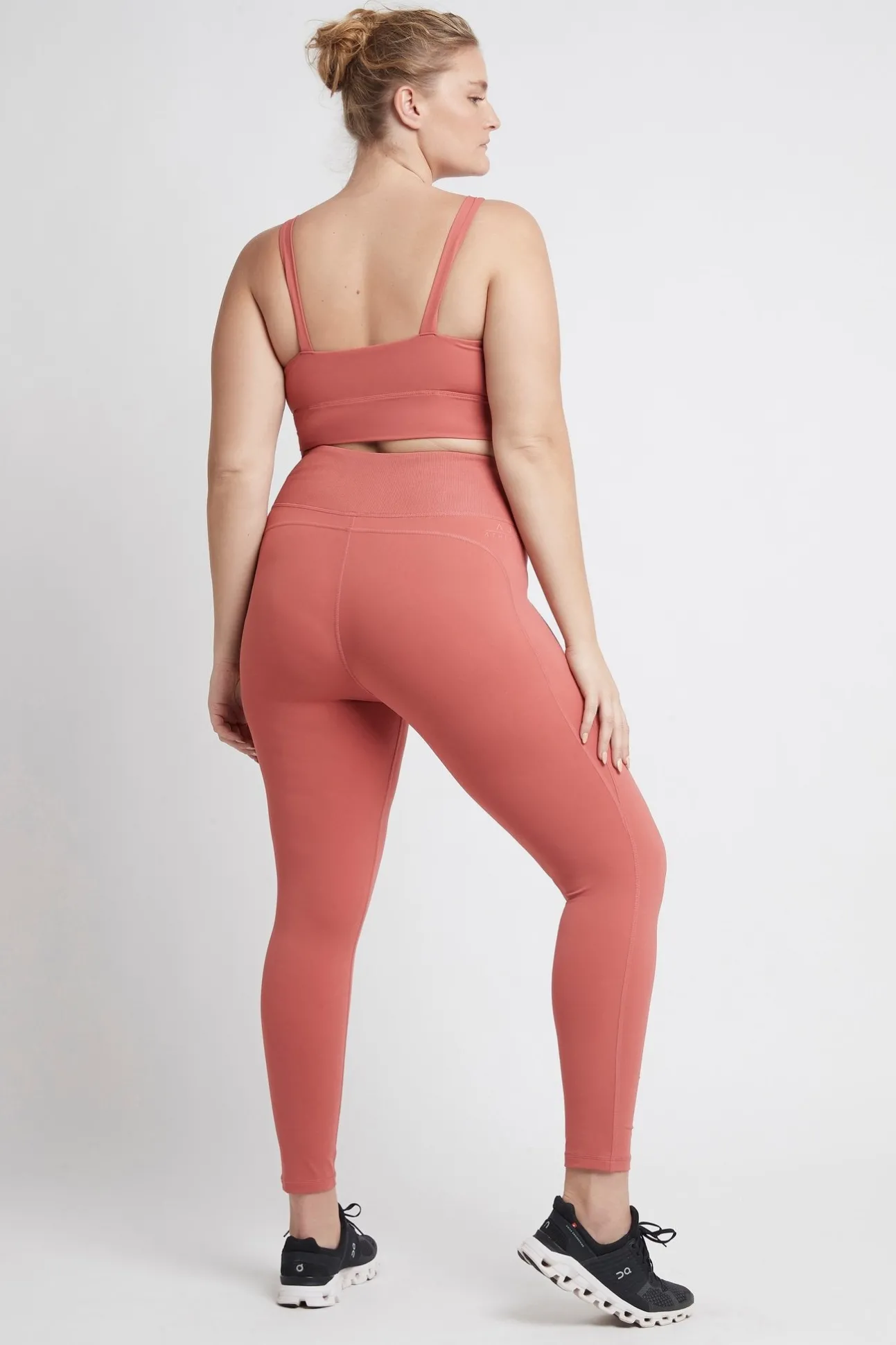 high_rise_full_length_leg_13-1.webp High Rise Full Length Legging 005
