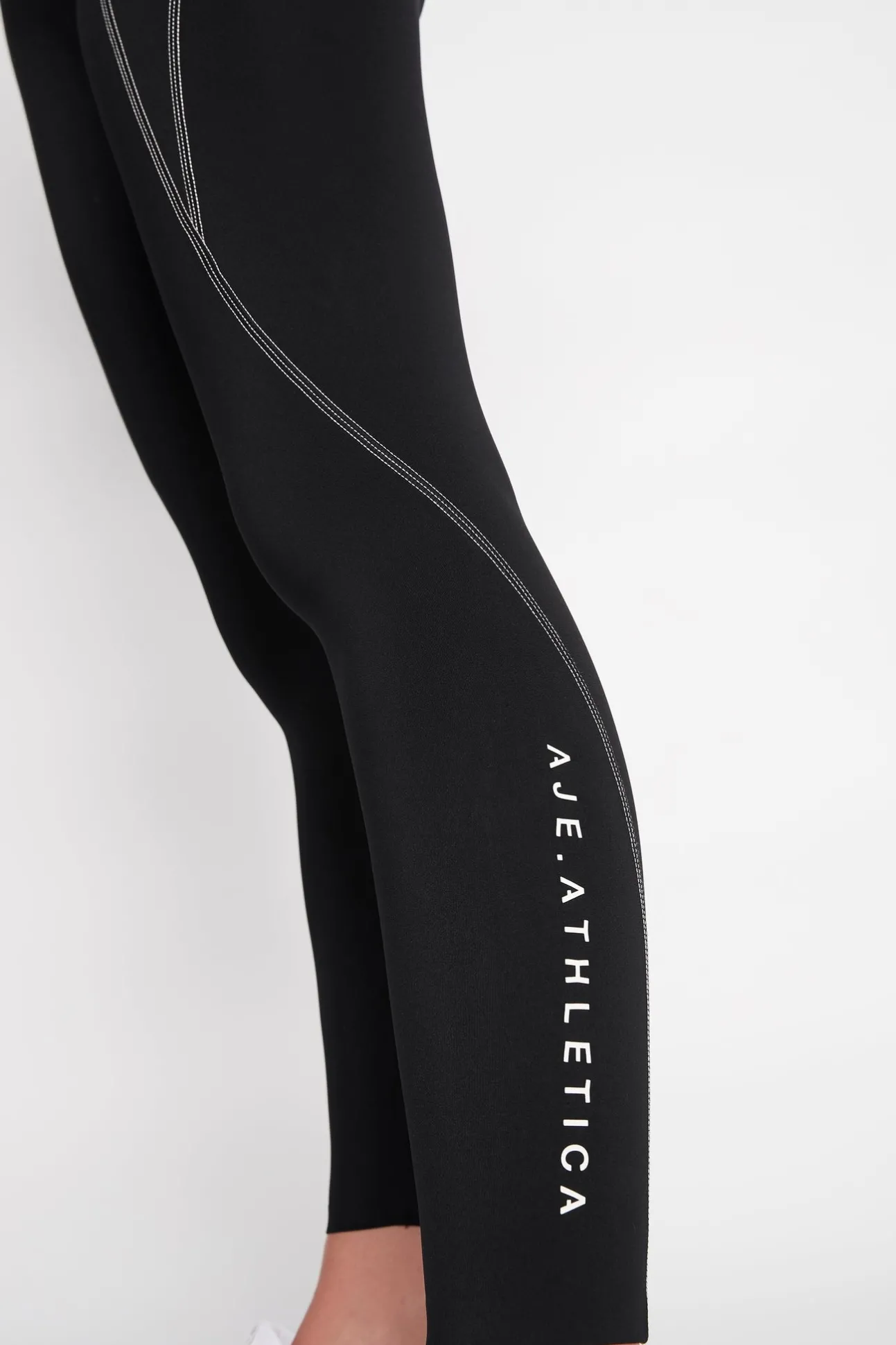 high_rise_full_length_leg_2-3.webp High Rise Full Length Legging 215