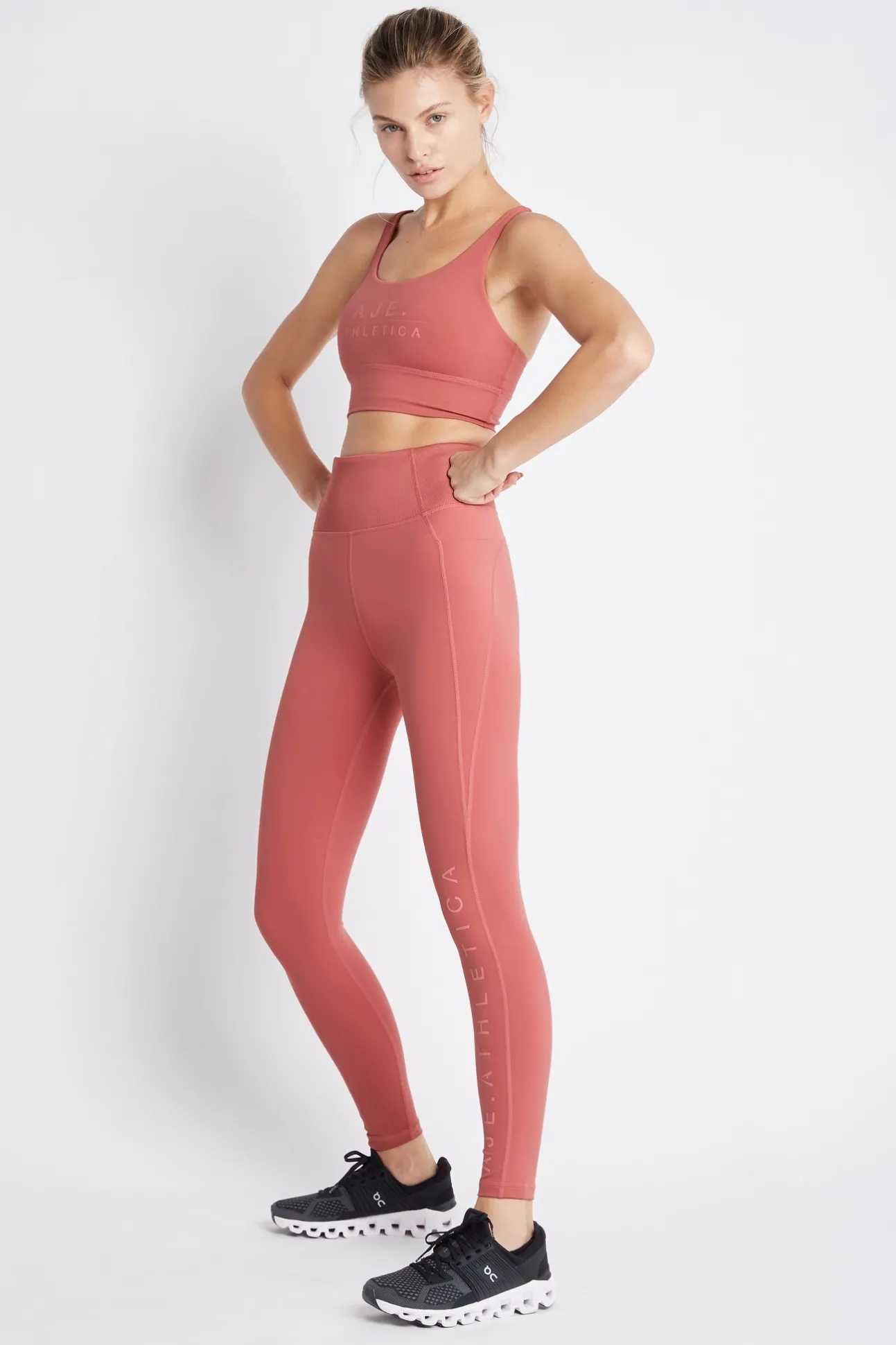 high_rise_full_length_leg_2-6.webp High Rise Full Length Legging 005
