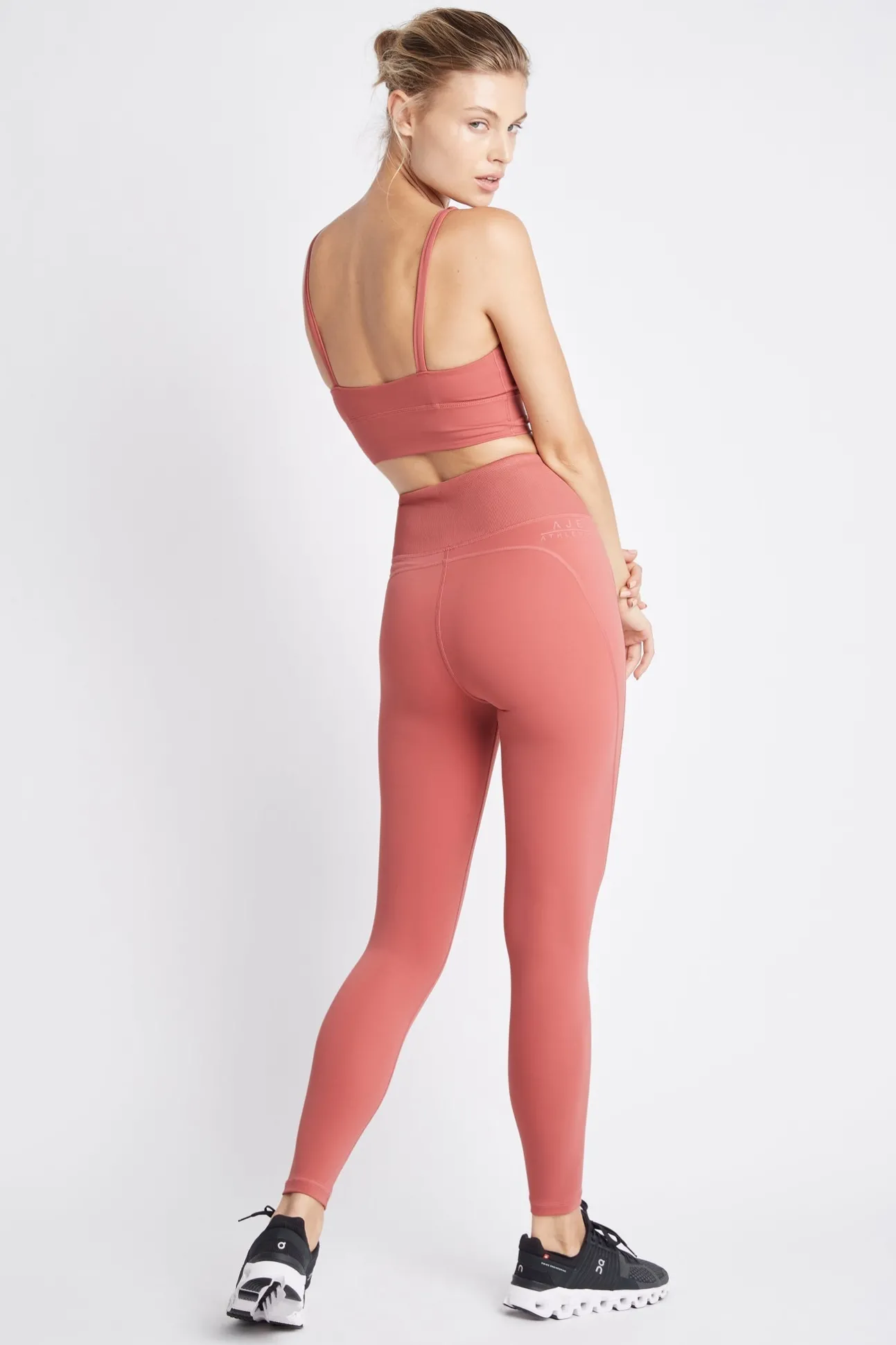 high_rise_full_length_leg_4-6.webp High Rise Full Length Legging 005