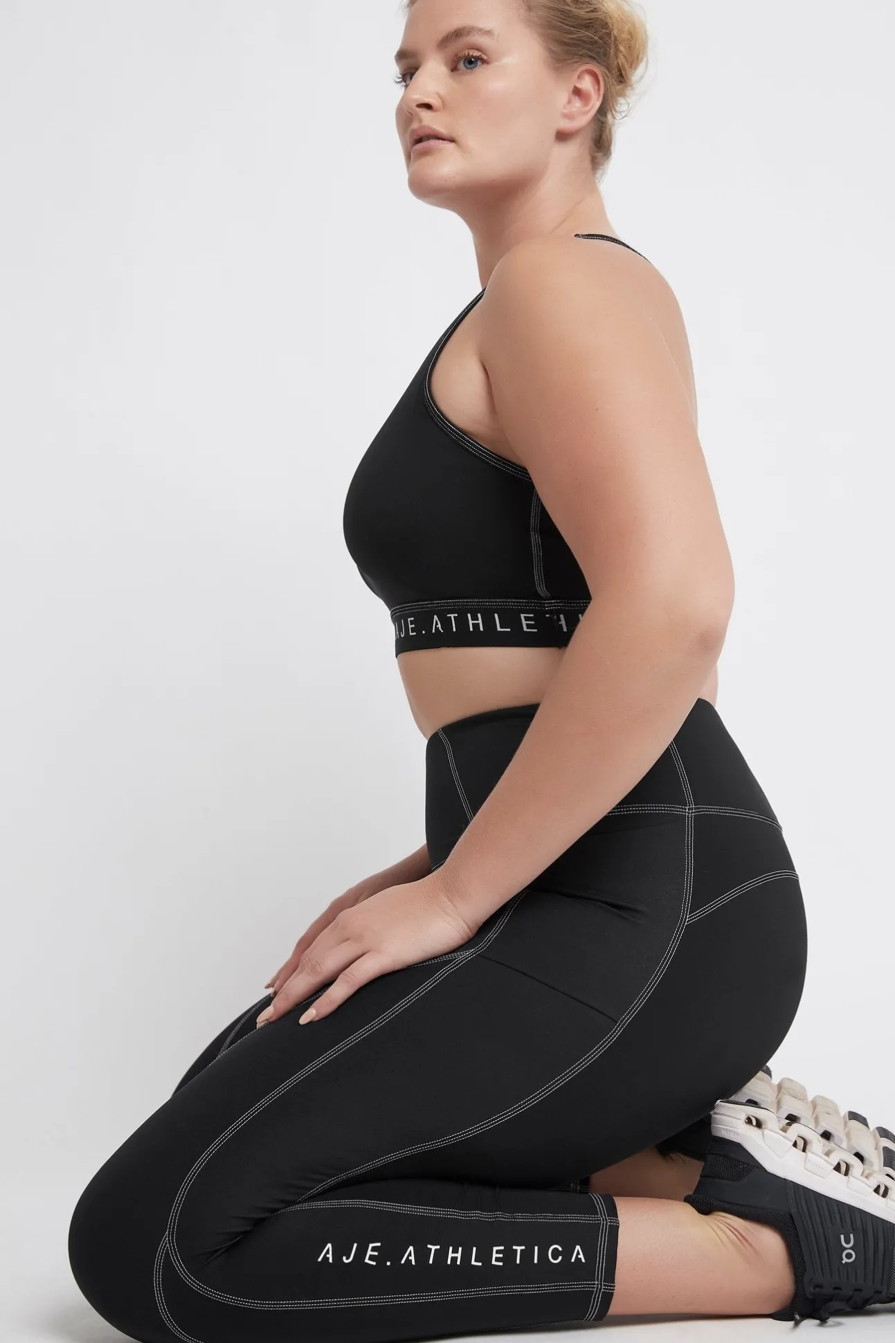 high_rise_full_length_pan_15.webp High Rise Full Length Panelled Legging 020