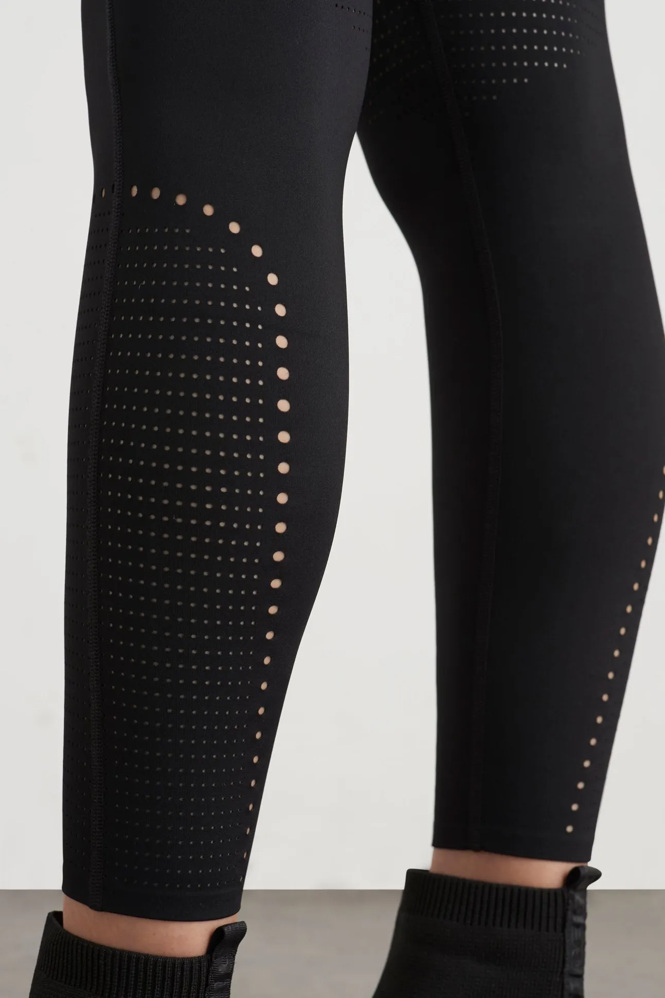high_rise_perforated__leg_4-1.webp High Rise Perforated 7/8 Legging 227