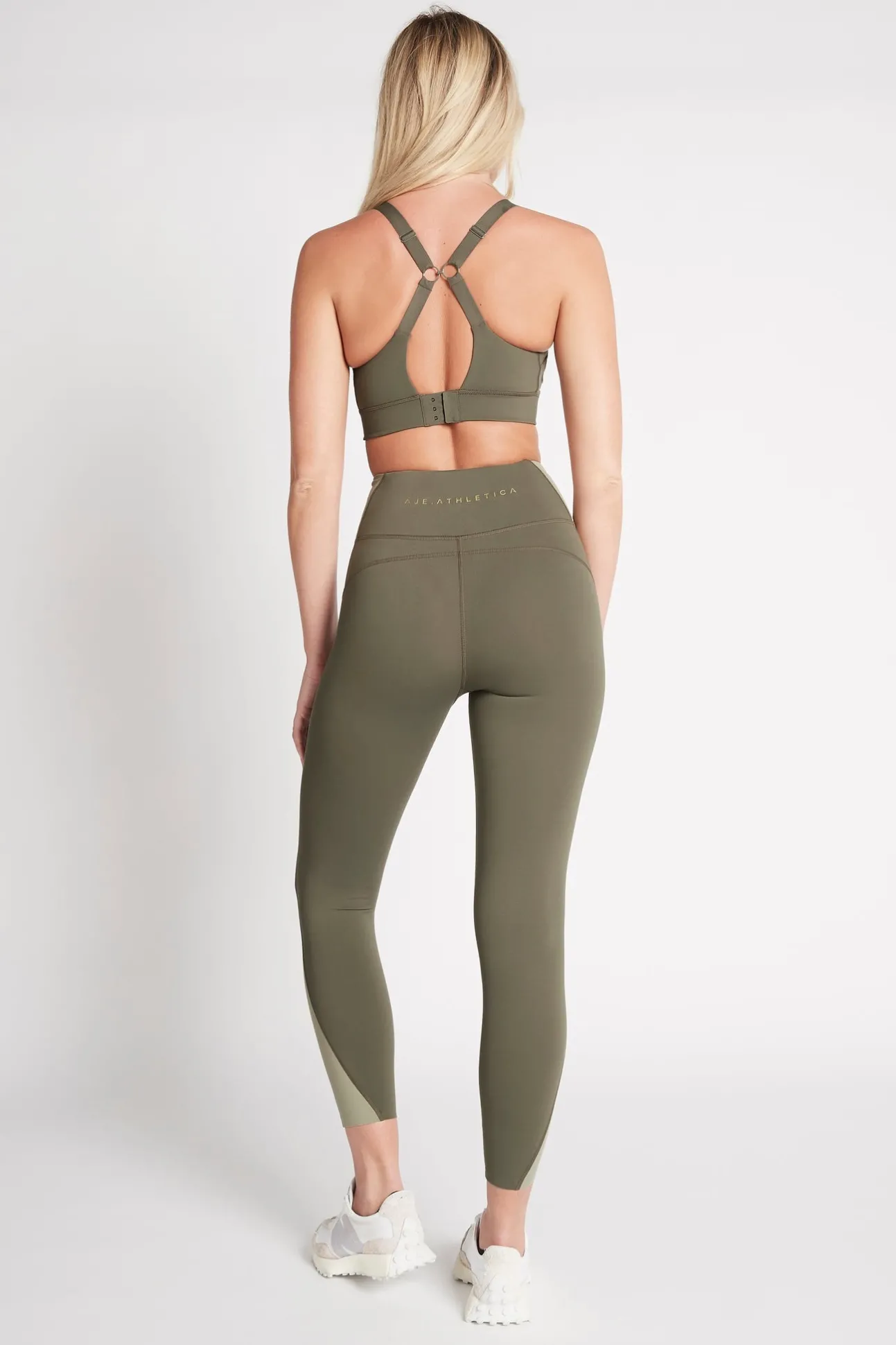 high_rise_signature_logo__3-1.webp High Rise Signature Logo 7/8 Legging 210