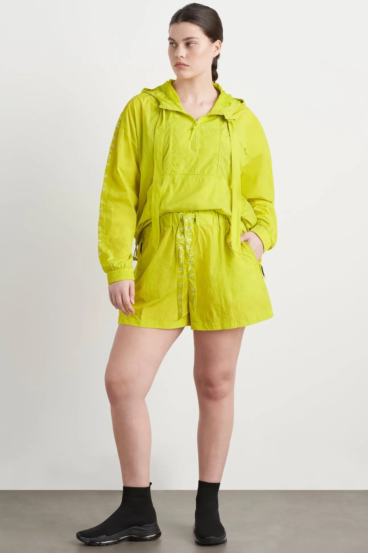 high_waisted_belted_short_5-1.webp High Waisted Belted Shorts 608