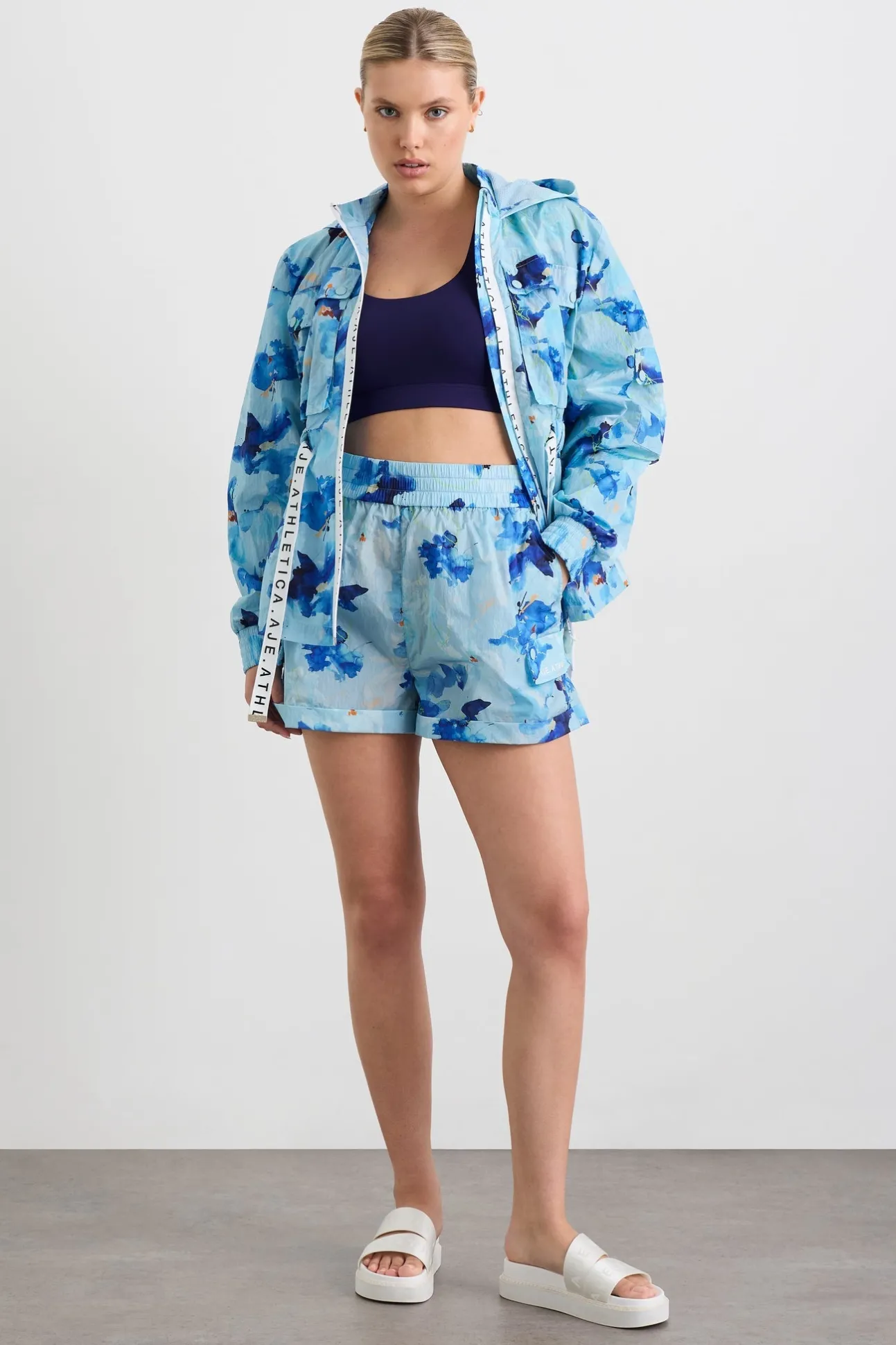high_waisted_shorts__12.webp High Waisted Shorts 608