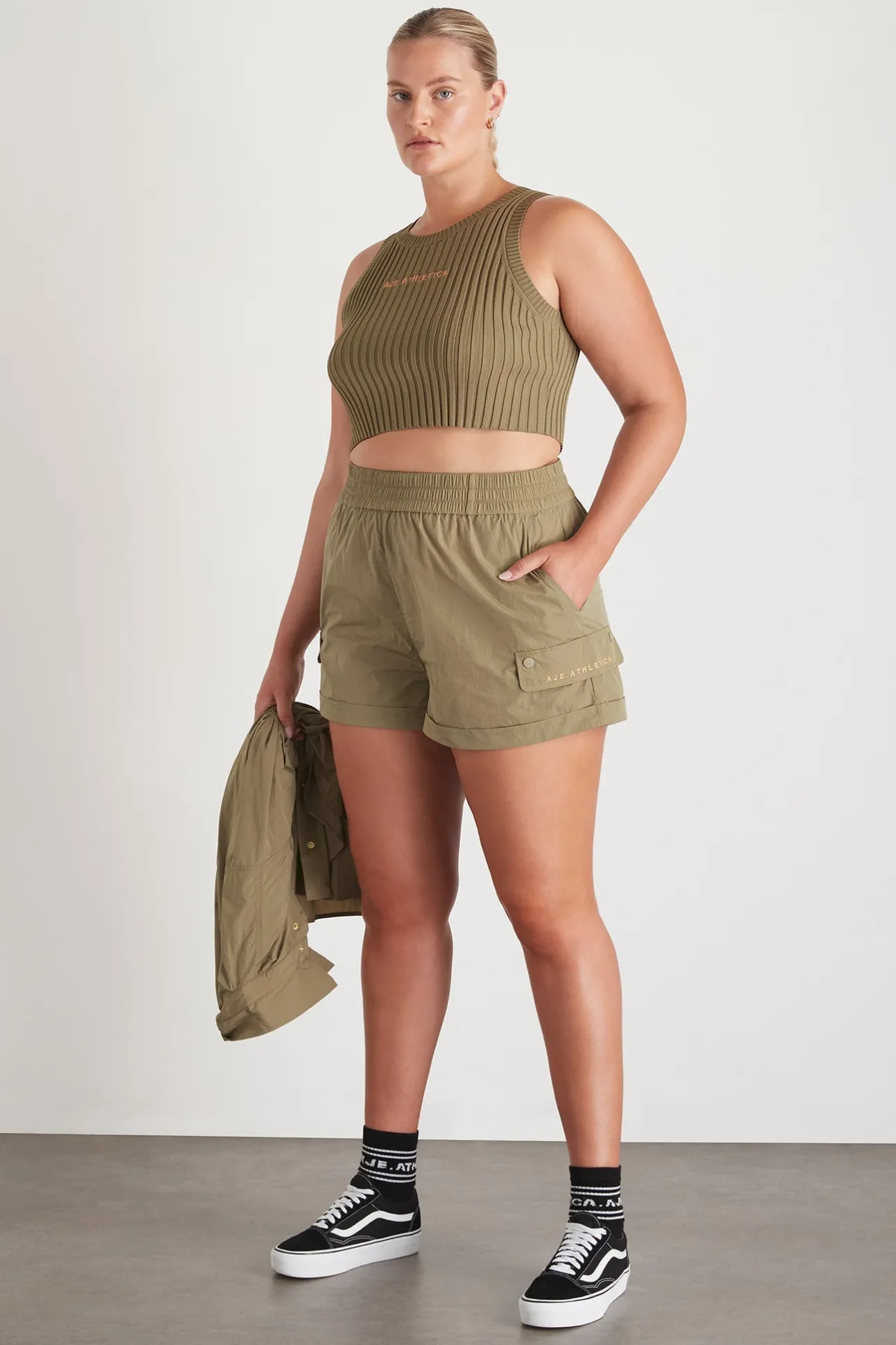 high_waisted_shorts__13-1.webp High Waisted Shorts 608
