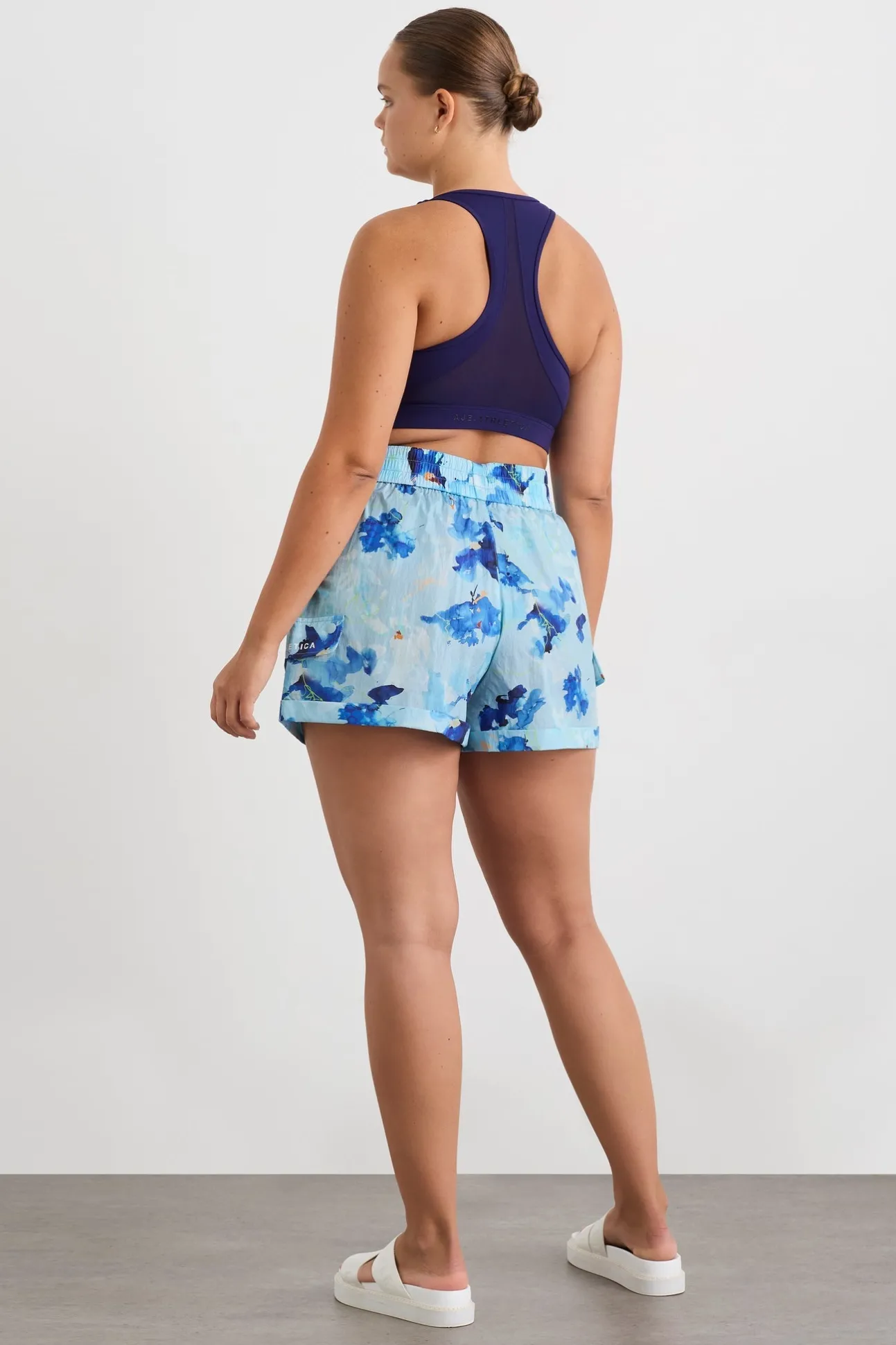 high_waisted_shorts__16.webp High Waisted Shorts 608