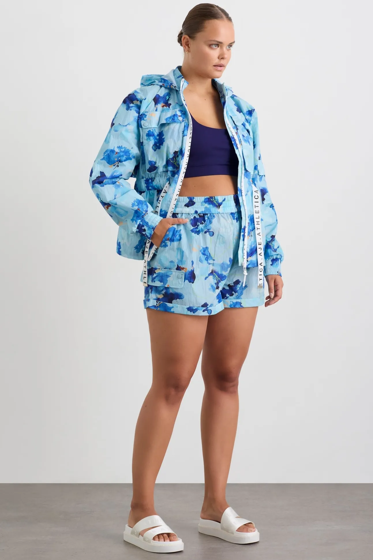 high_waisted_shorts__17.webp High Waisted Shorts 608