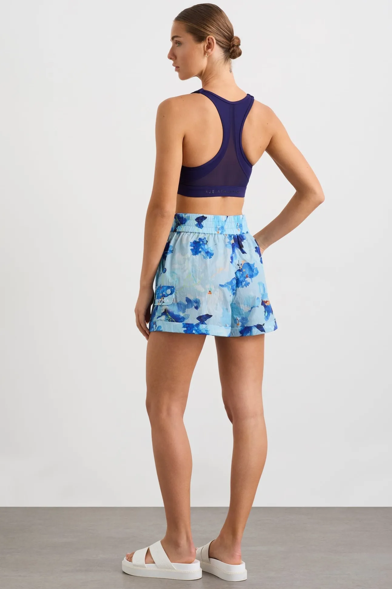 high_waisted_shorts__5.webp High Waisted Shorts 608
