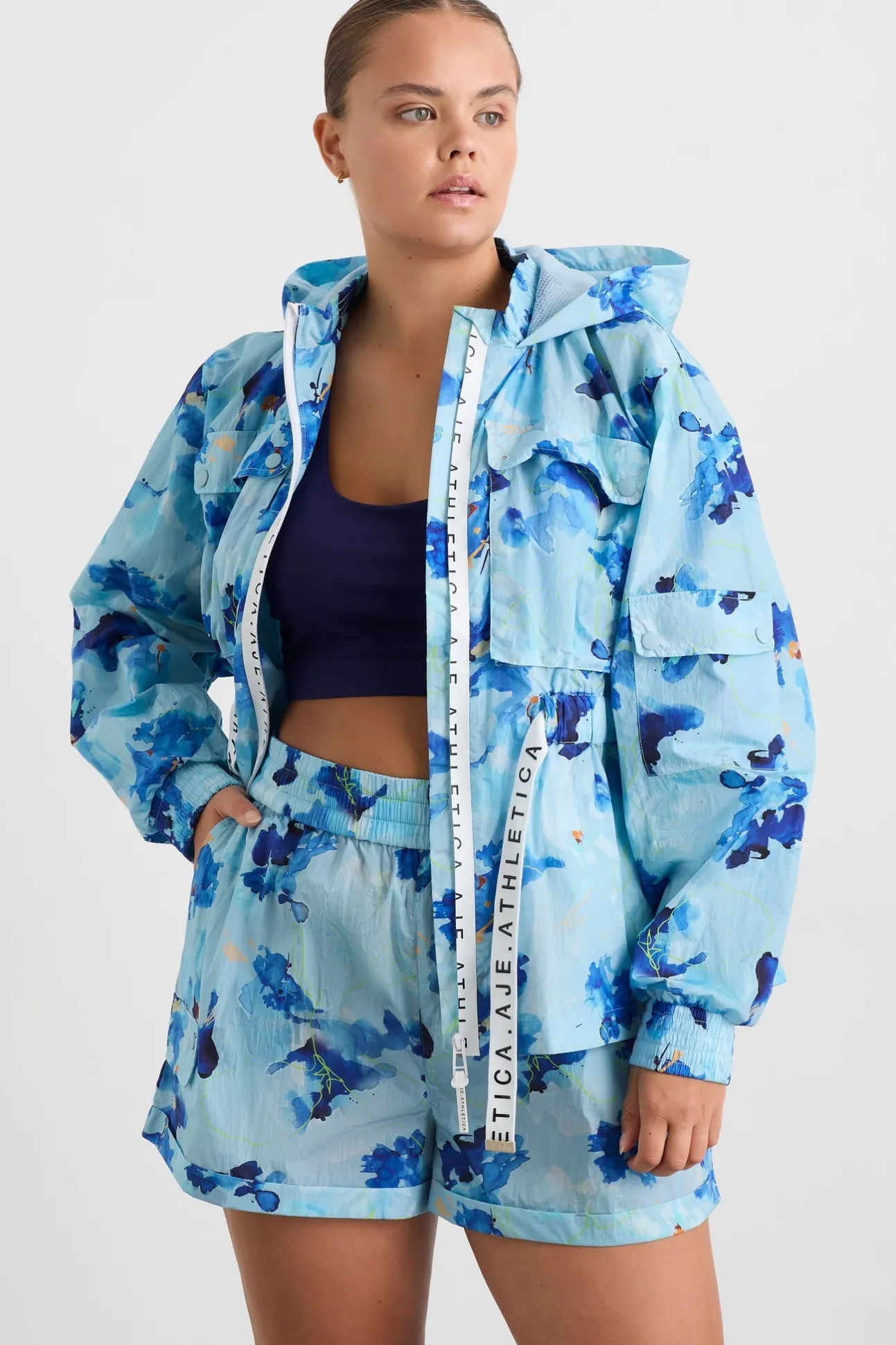 hooded_spray_jacket__13.webp Hooded Spray Jacket 734