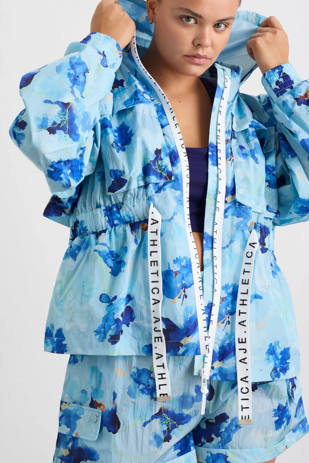 hooded_spray_jacket__16.webp Hooded Spray Jacket 734