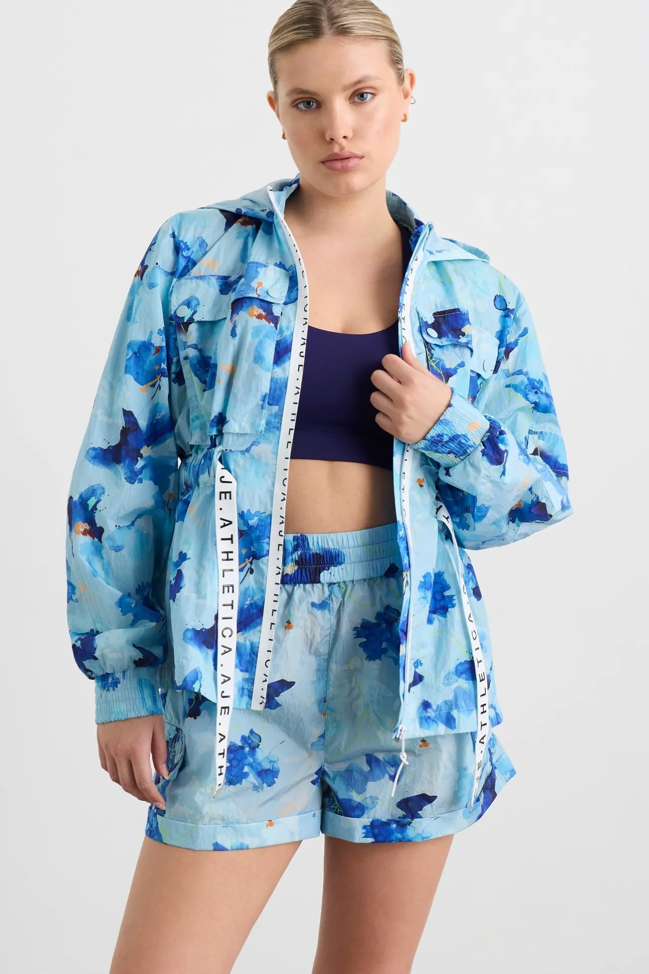 hooded_spray_jacket__7.webp Hooded Spray Jacket 734