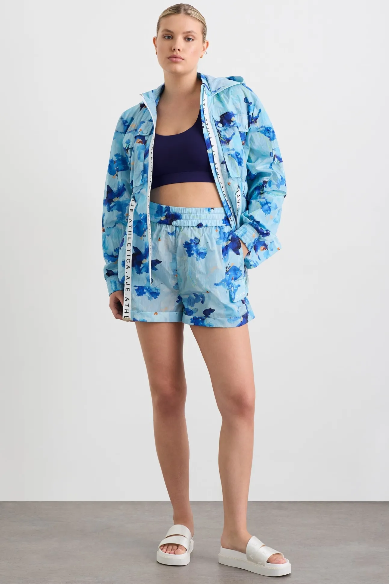 hooded_spray_jacket__8.webp Hooded Spray Jacket 734