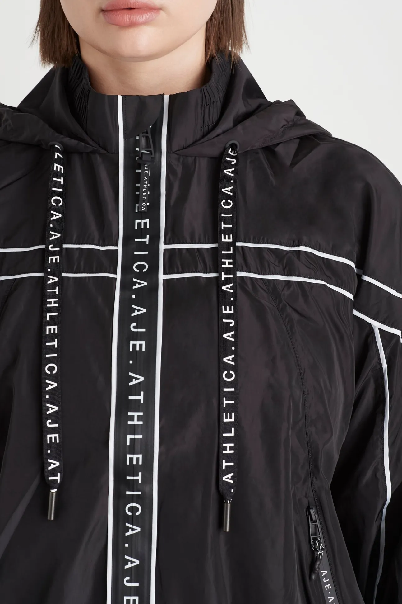 hooded_windbreaker_jacket_13.webp Hooded Windbreaker Jacket 016