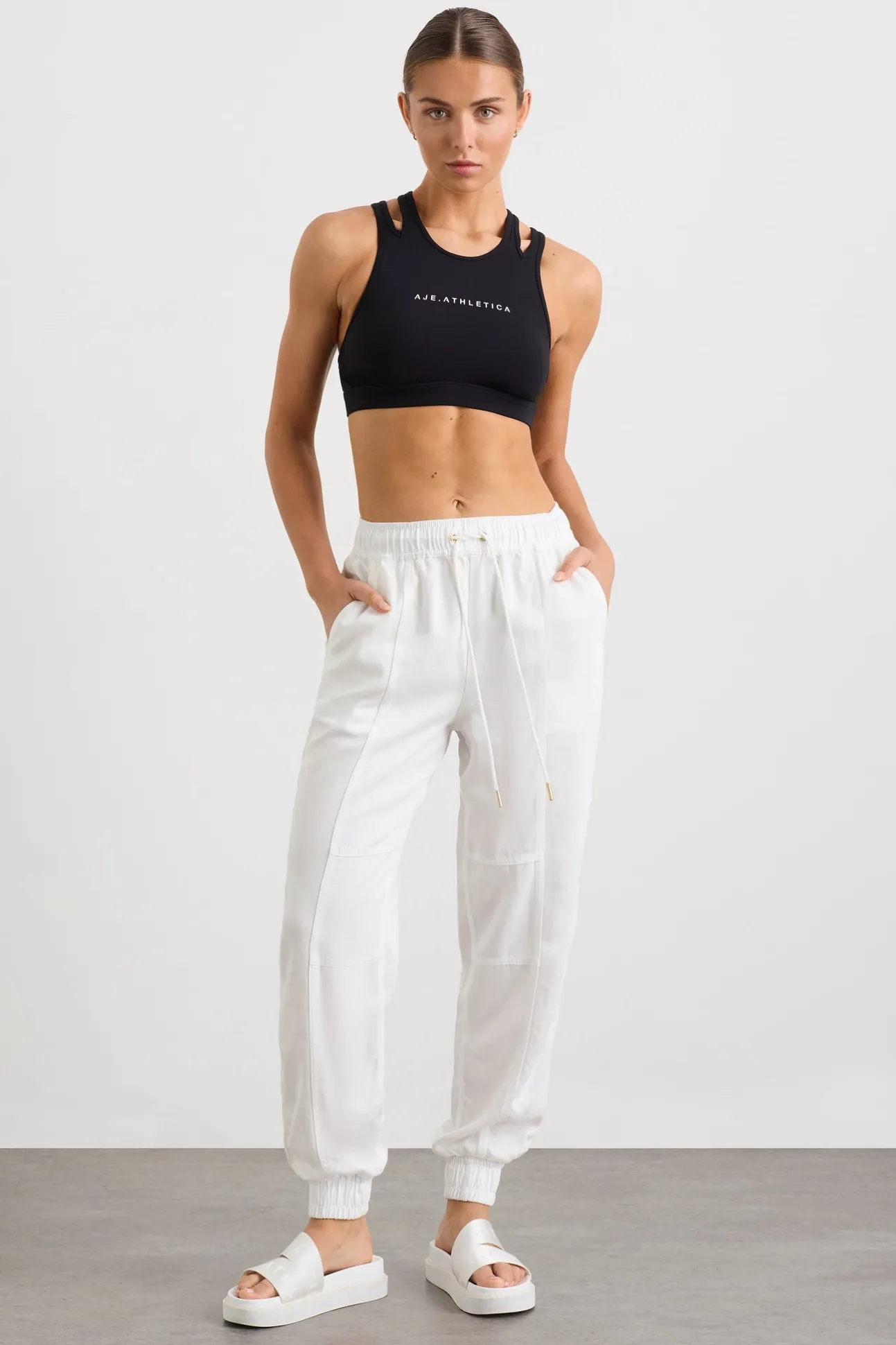 interlock_high_support_br_2.webp Interlock High Support Bra 351