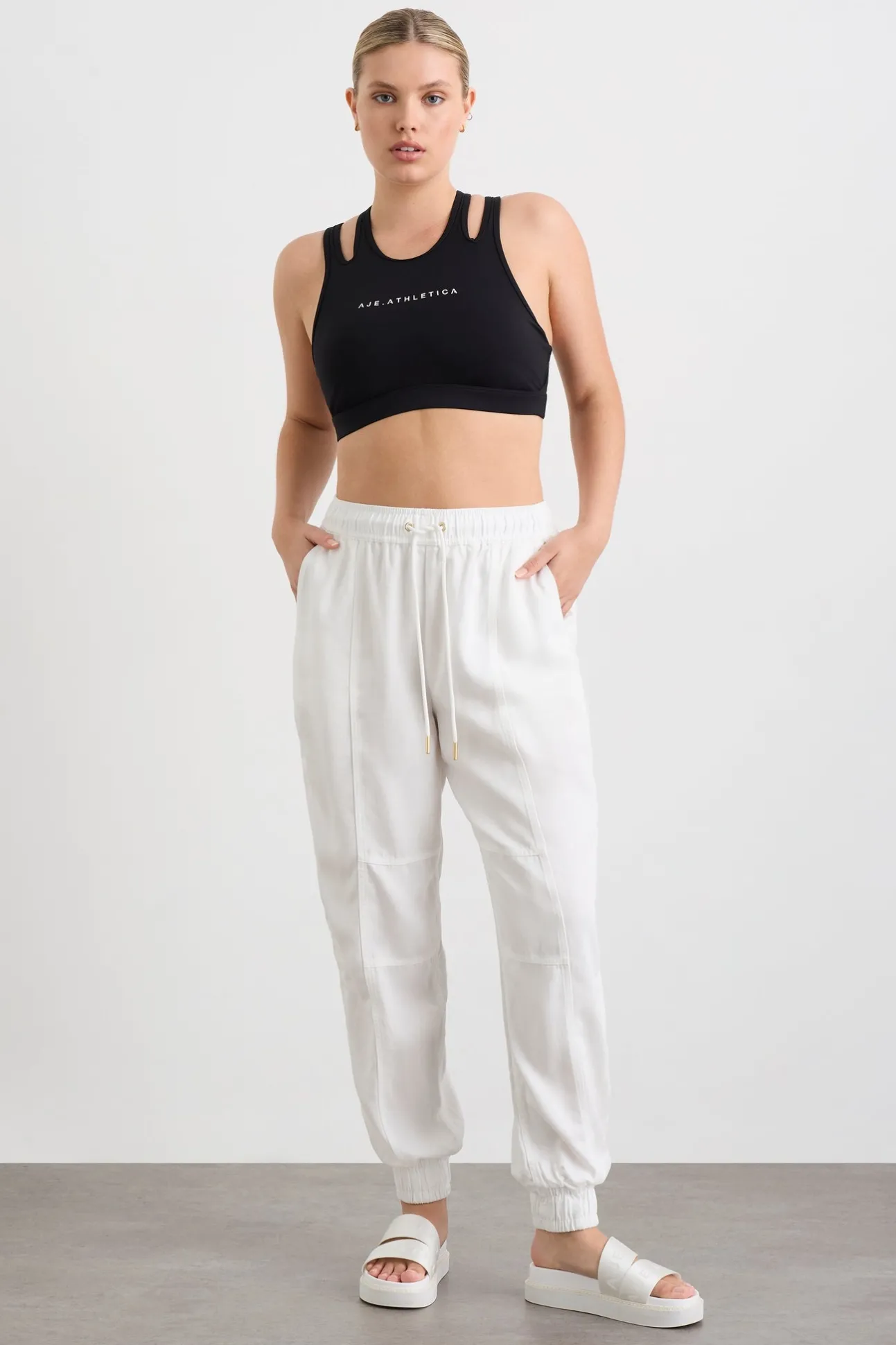 interlock_high_support_br_7.webp Interlock High Support Bra 351