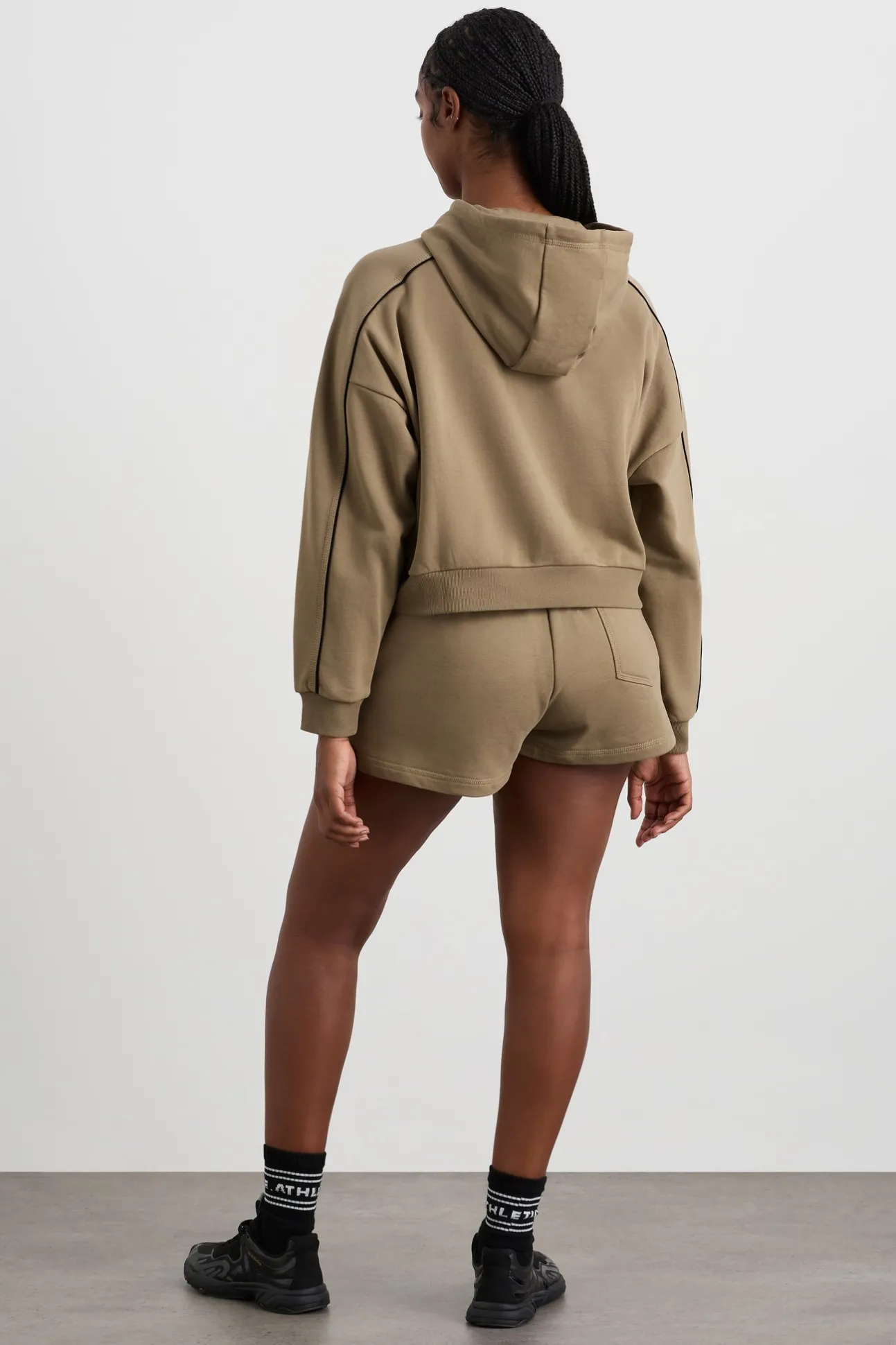 kangaroo_pocket_hoodie__10.webp Kangaroo Pocket Hoodie 405