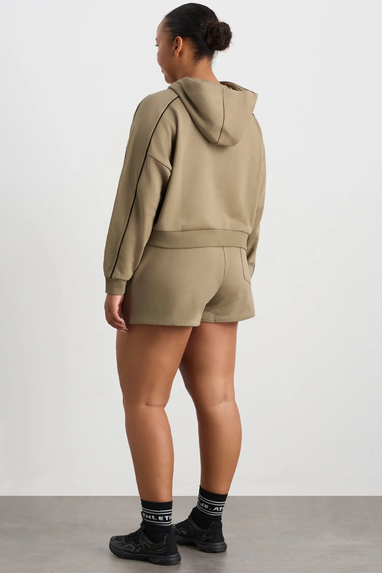 kangaroo_pocket_hoodie__15.webp Kangaroo Pocket Hoodie 405