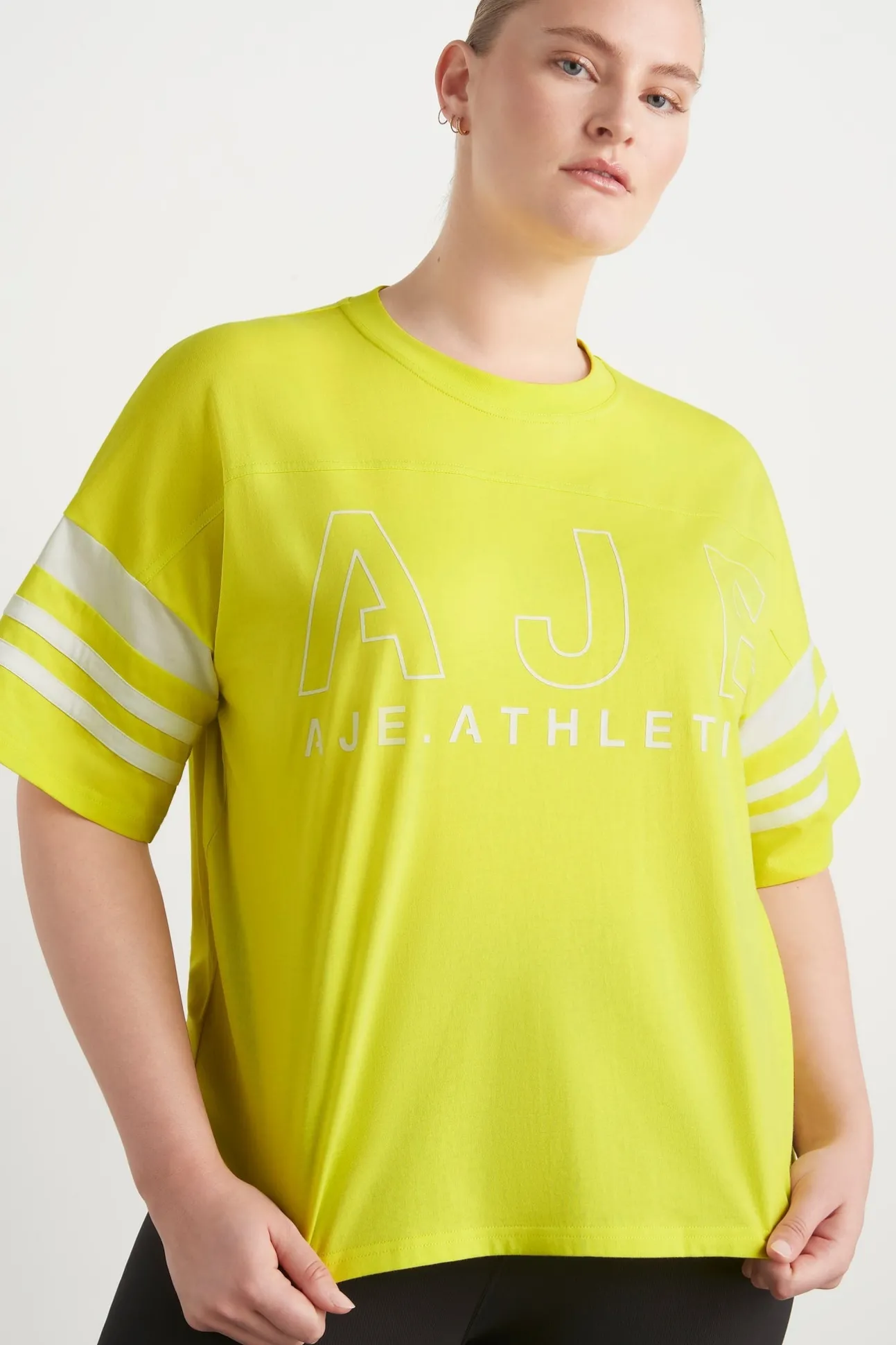 logo_stripe_tshirt__12.webp Logo Stripe T-Shirt 102