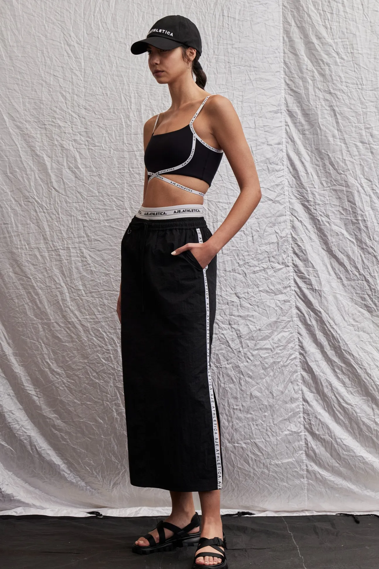 logo_tape_crossover_bra__15.webp Logo Tape Crossover Bra 393