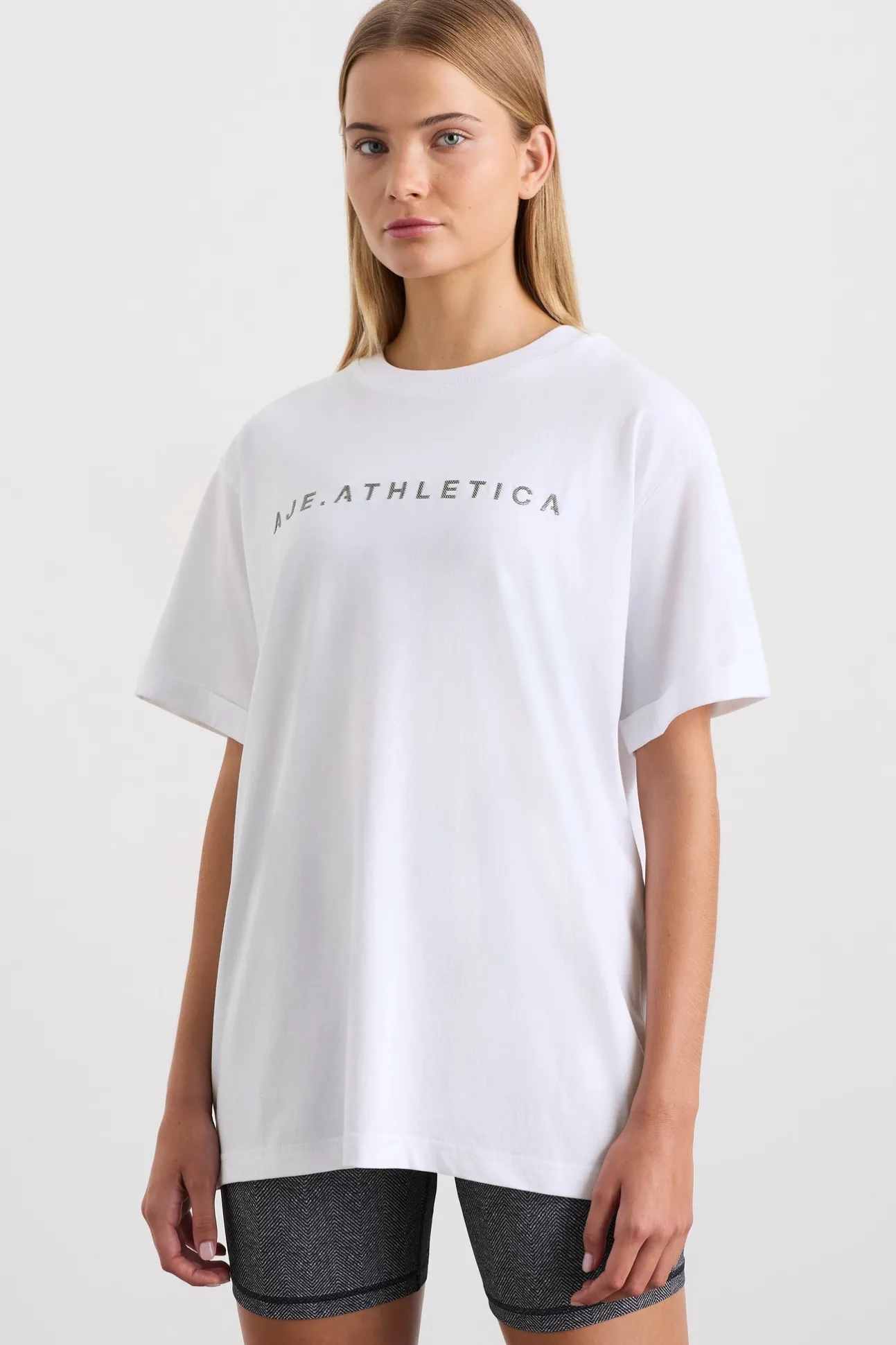 logo_tshirt__0-1.webp Logo T-Shirt 102