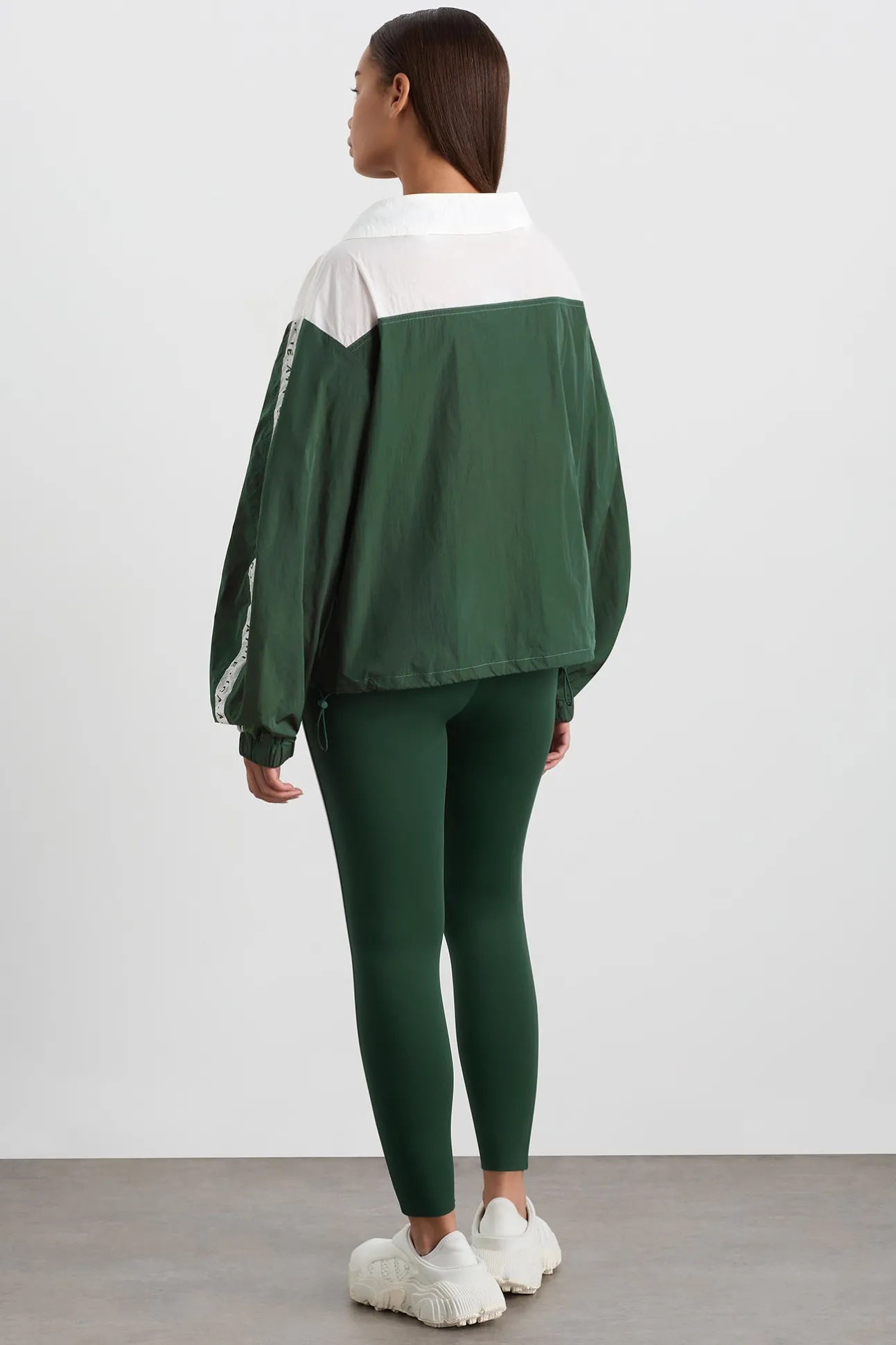 logotape_spray_jacket__11-1.webp Logotape Spray Jacket 762