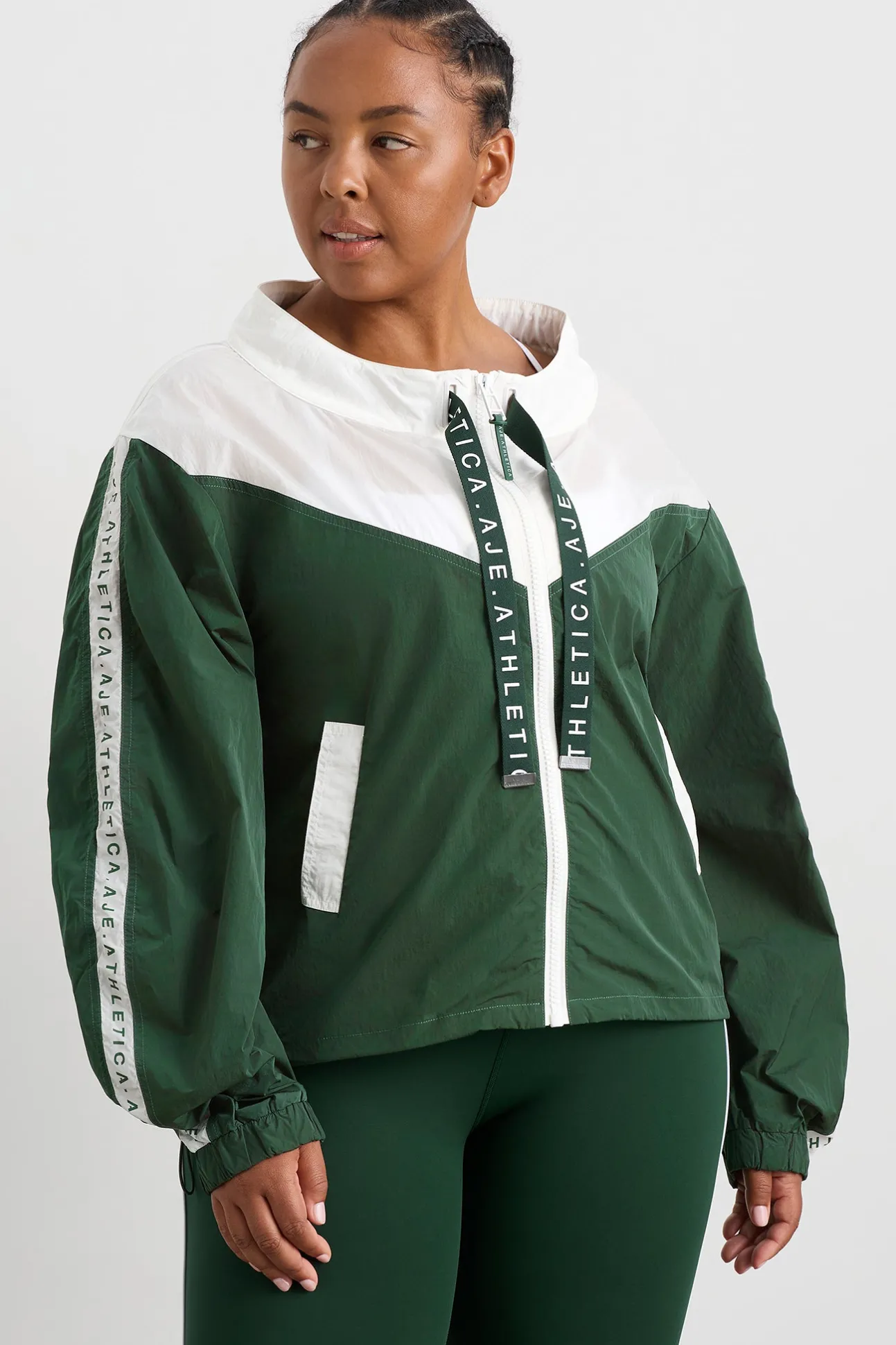 logotape_spray_jacket__12-1.webp Logotape Spray Jacket 762