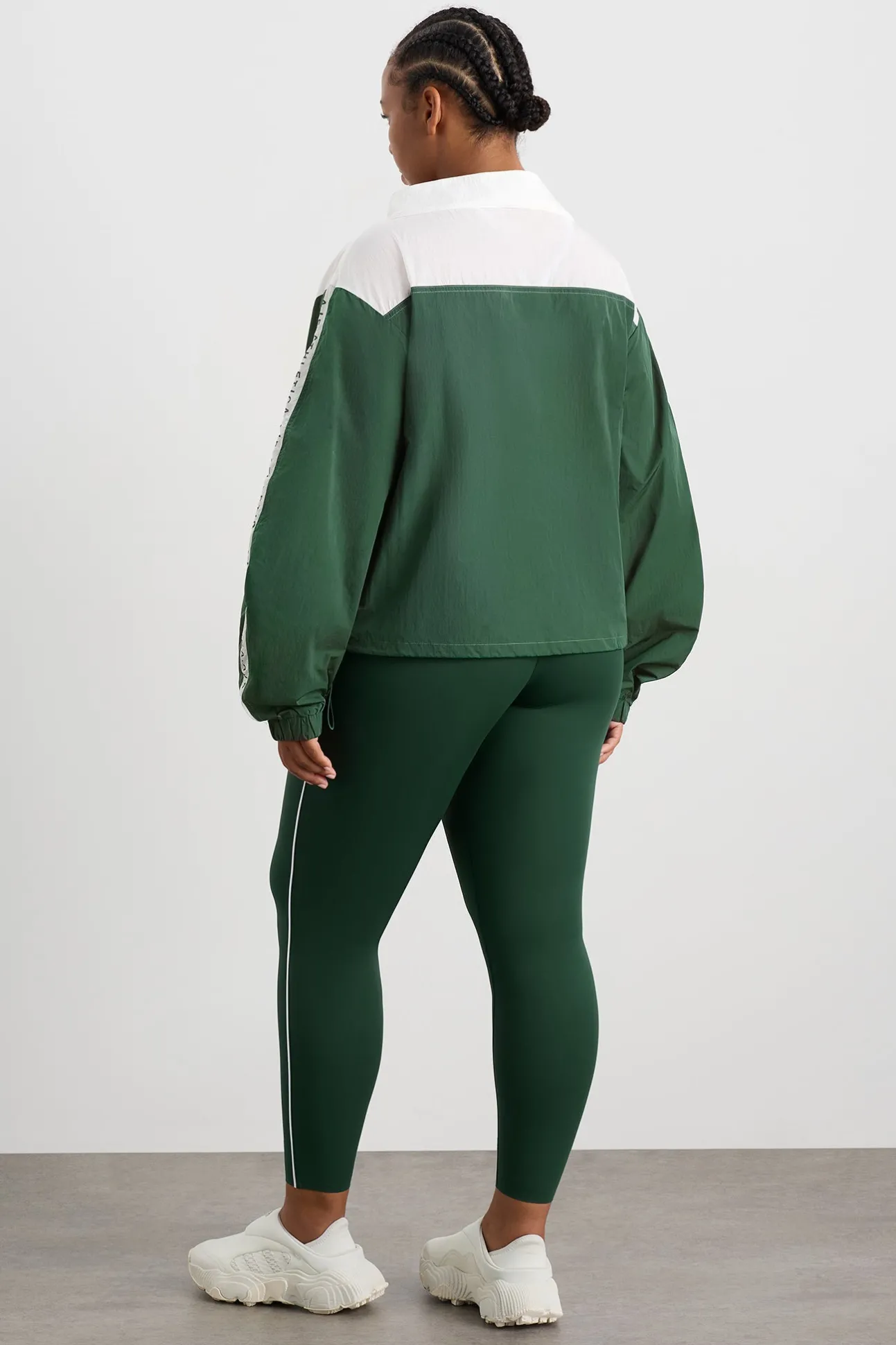 logotape_spray_jacket__15.webp Logotape Spray Jacket 762