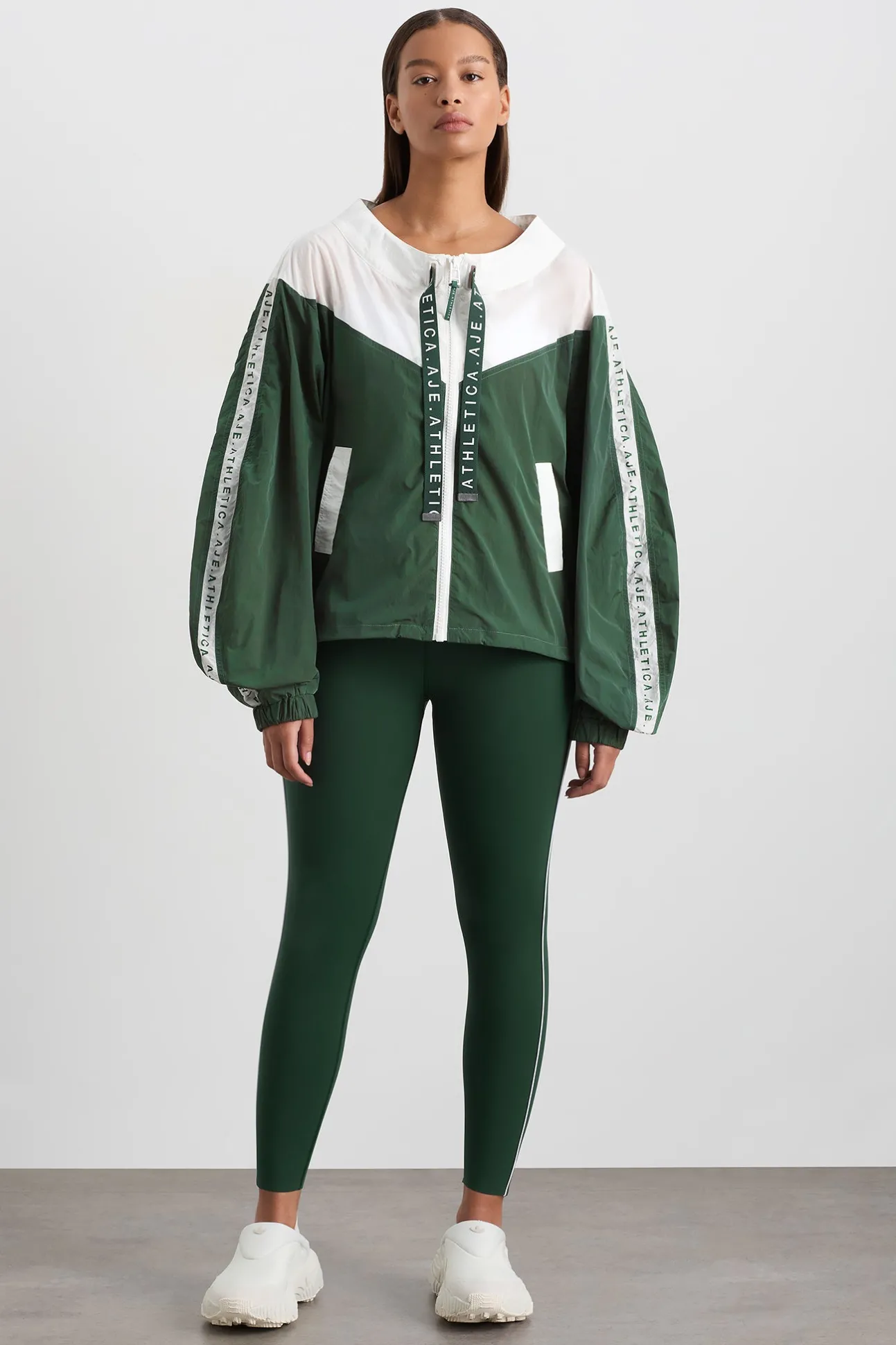logotape_spray_jacket__8-1.webp Logotape Spray Jacket 762