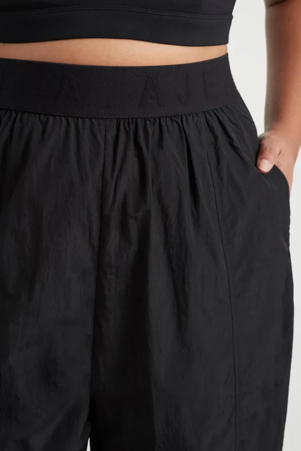 Logotape Spray Trackpants 511