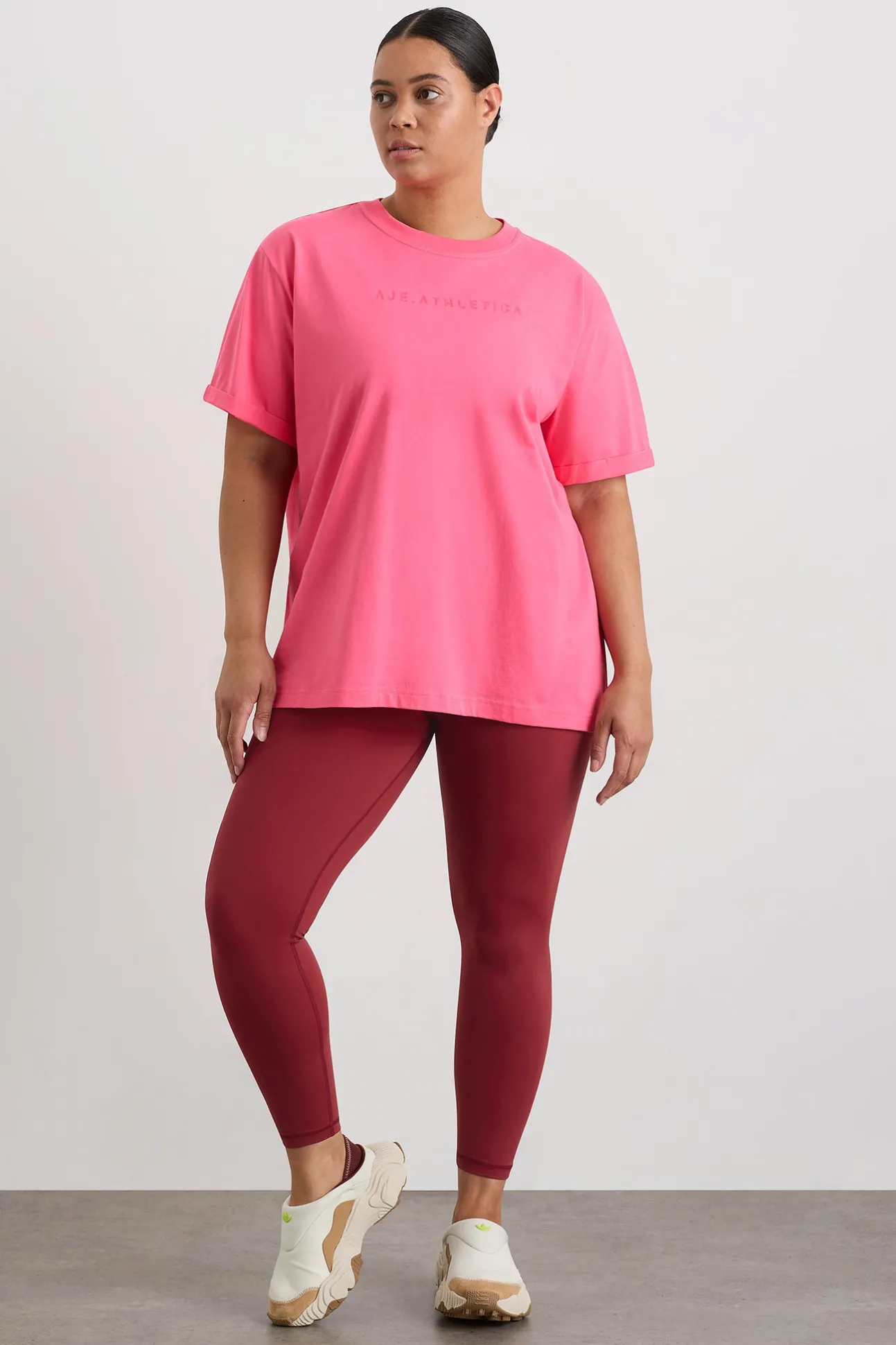 long_classic_tee__12.webp Long Classic Tee 102