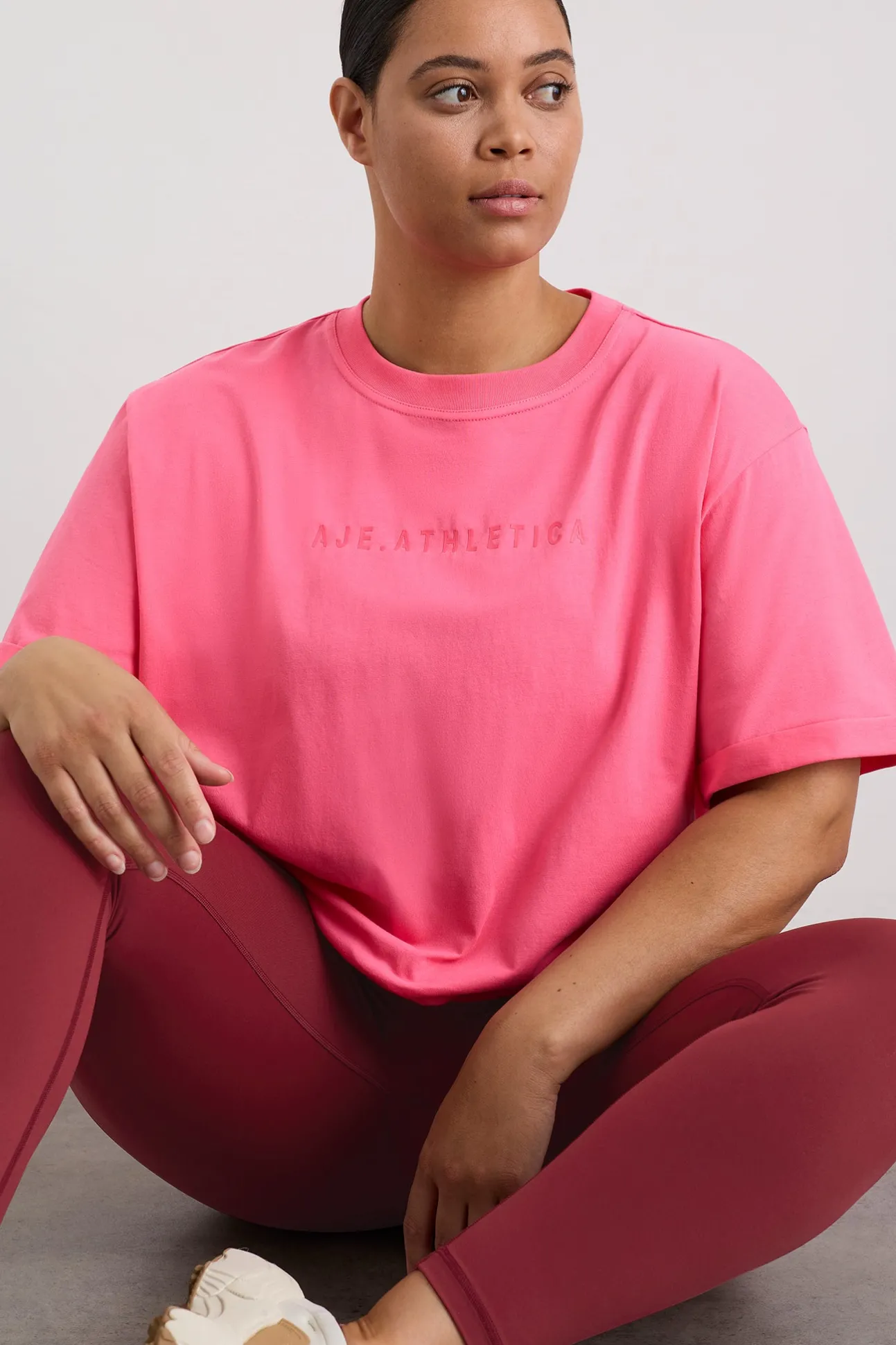 long_classic_tee__14.webp Long Classic Tee 102