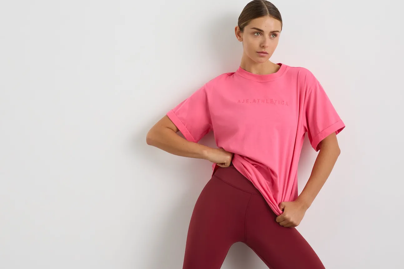 long_classic_tee__16.webp Long Classic Tee 102